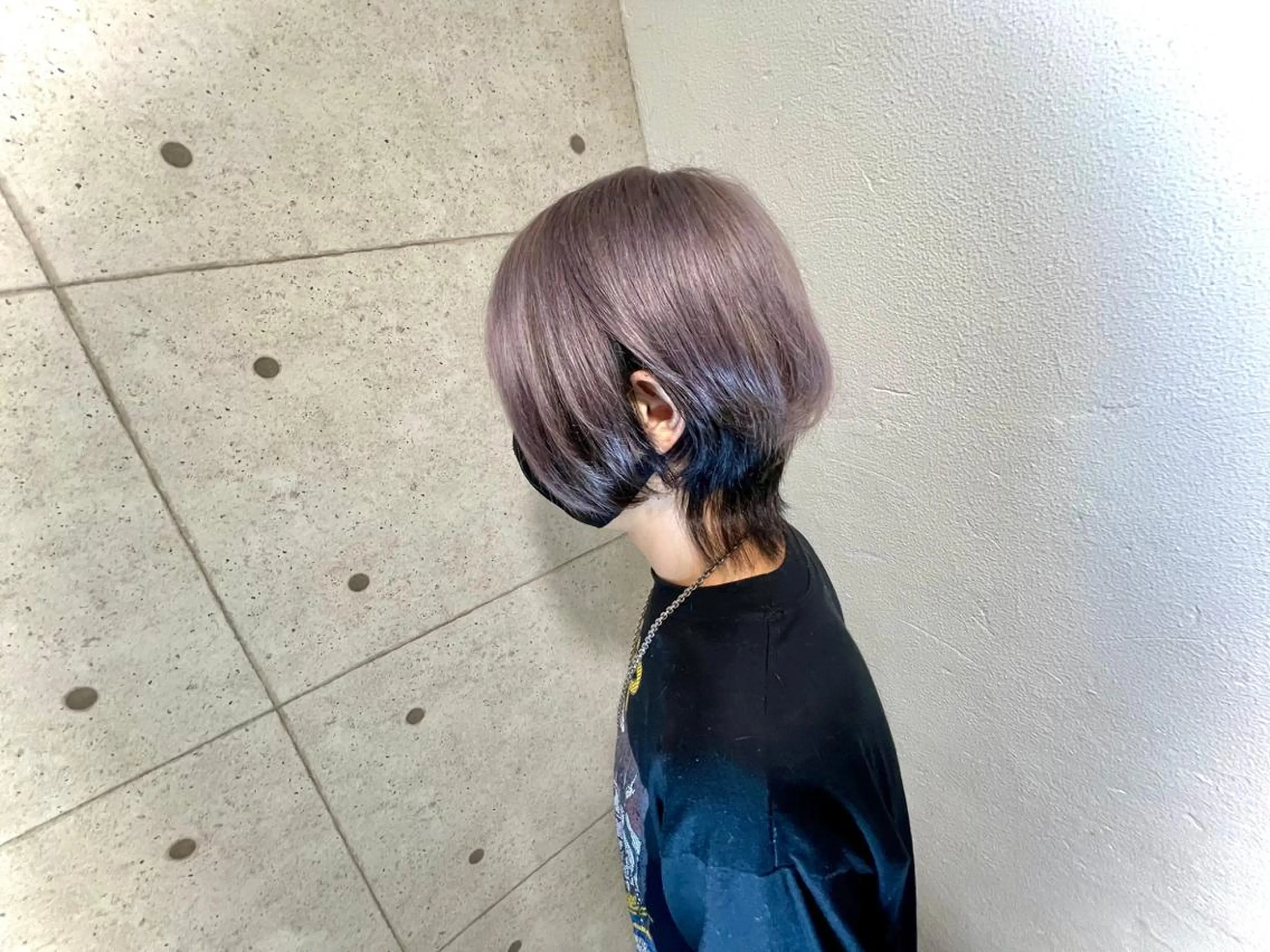 ショート カラー 黒髪 ブルーカラー ブルーブラック ハイトーンカラー ウルフカット 韓国風/小顔レイヤー /艶カラーのヘアスタイル