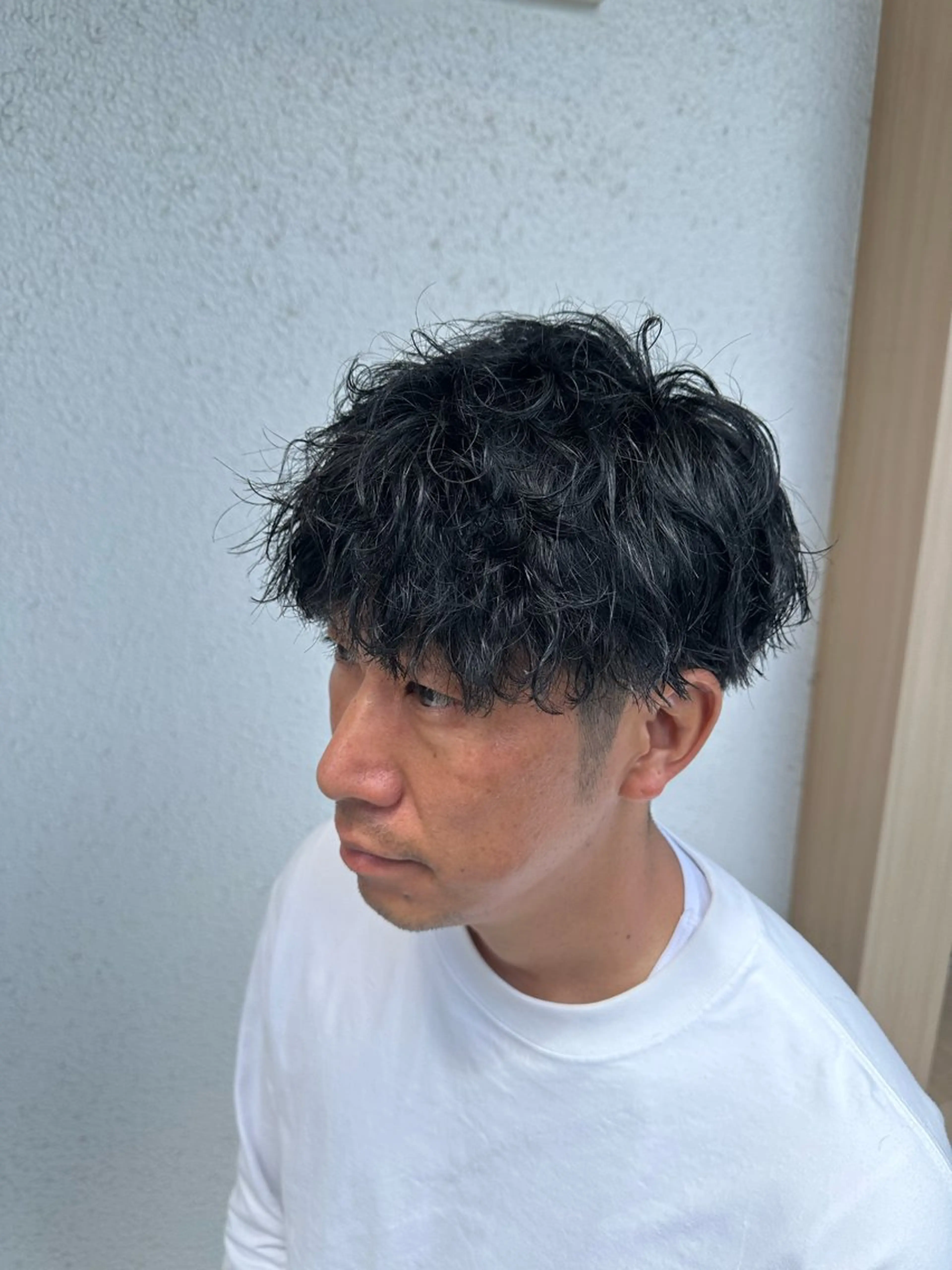 ショート パーマ メンズ マッシュ メンズパーマ メンズウルフカット ウルフカット メンズパーマ 宮本礼慈のヘアスタイル