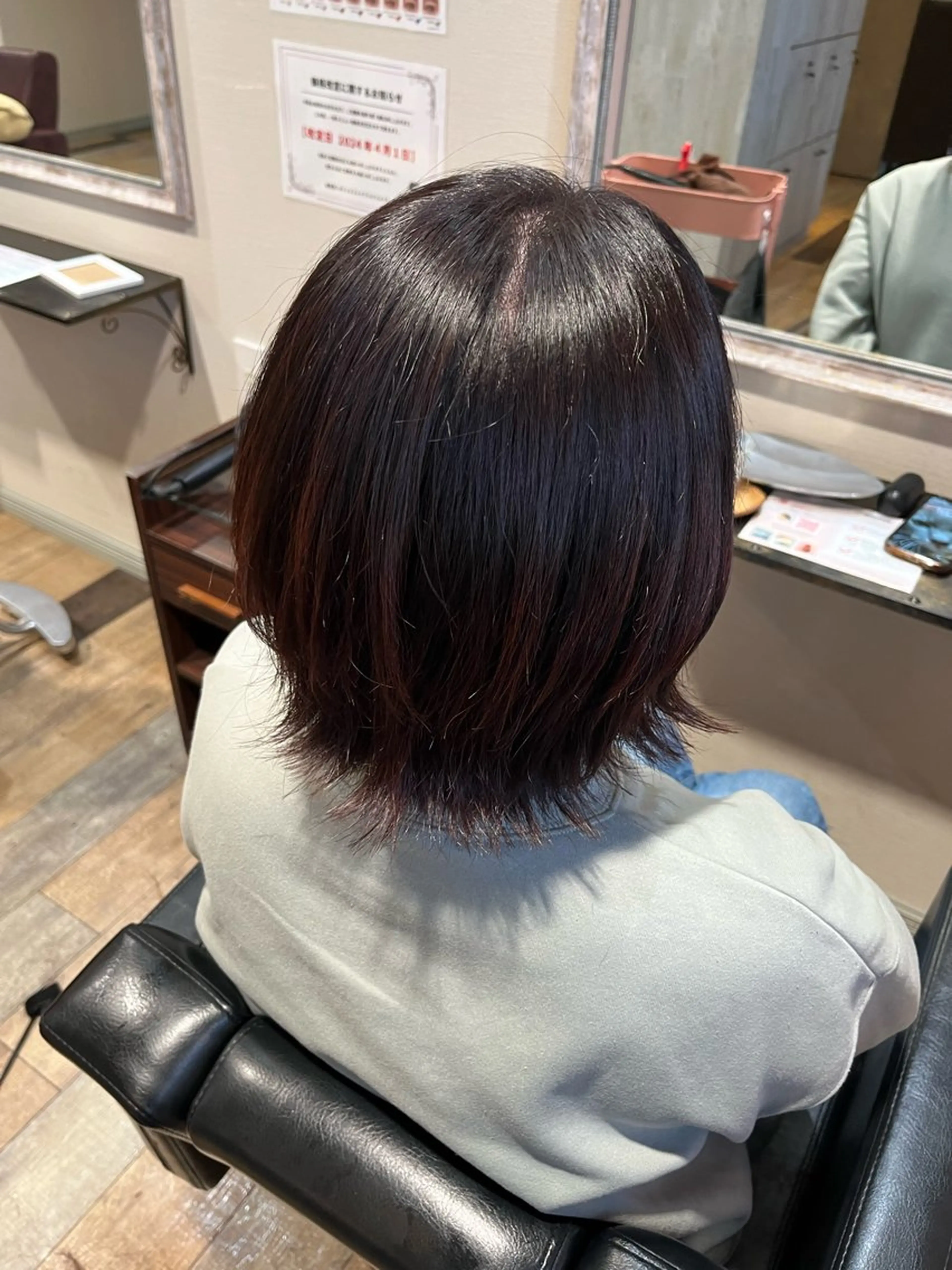 ショート カラー パープルカラー レッドカラー ボブ くびれヘア 外ハネヘア カット 顔まわり/オフィス カラー/青栁優🔆のヘアスタイル