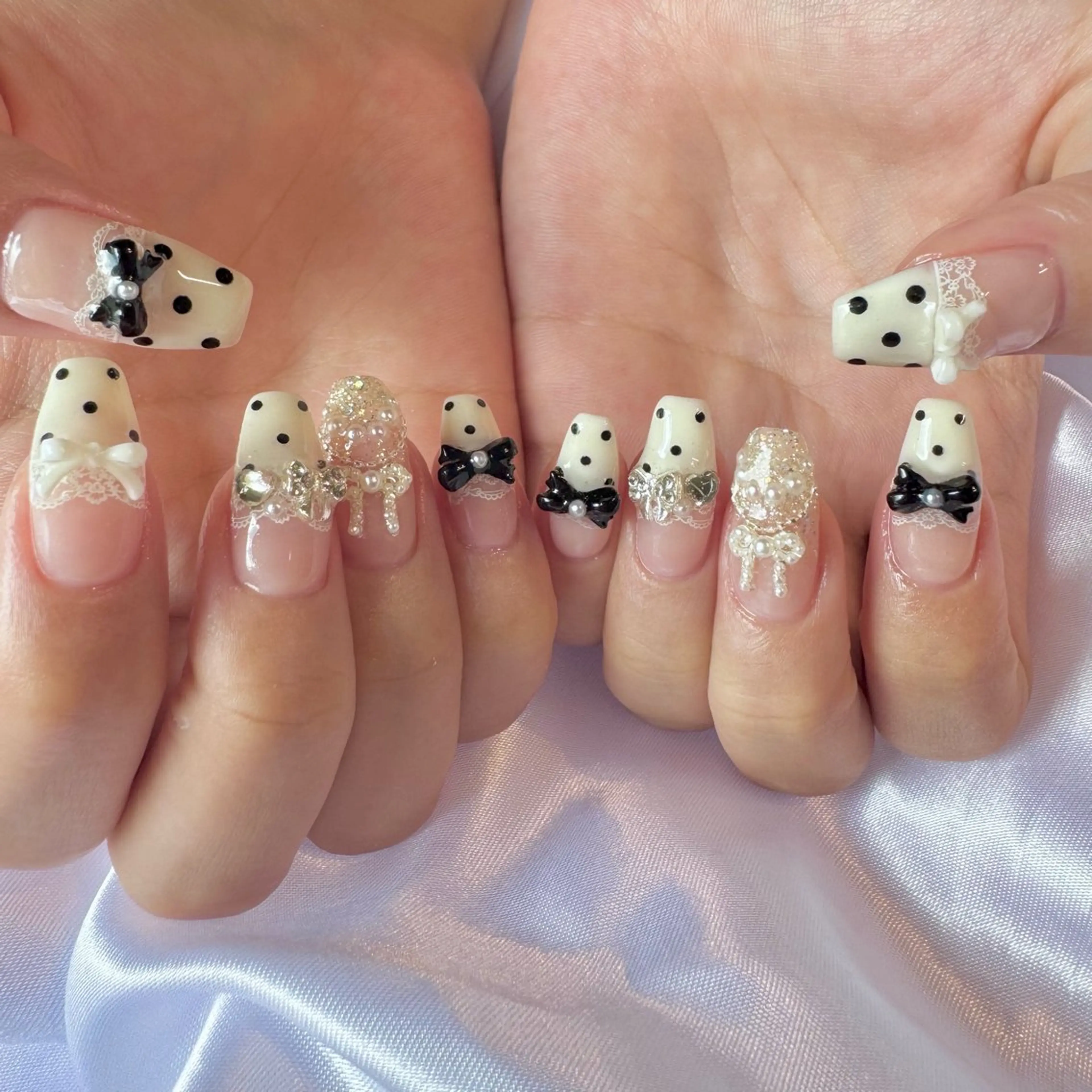 ネイル ドット ハンドネイル nail salon e'mu💐のネイルデザイン