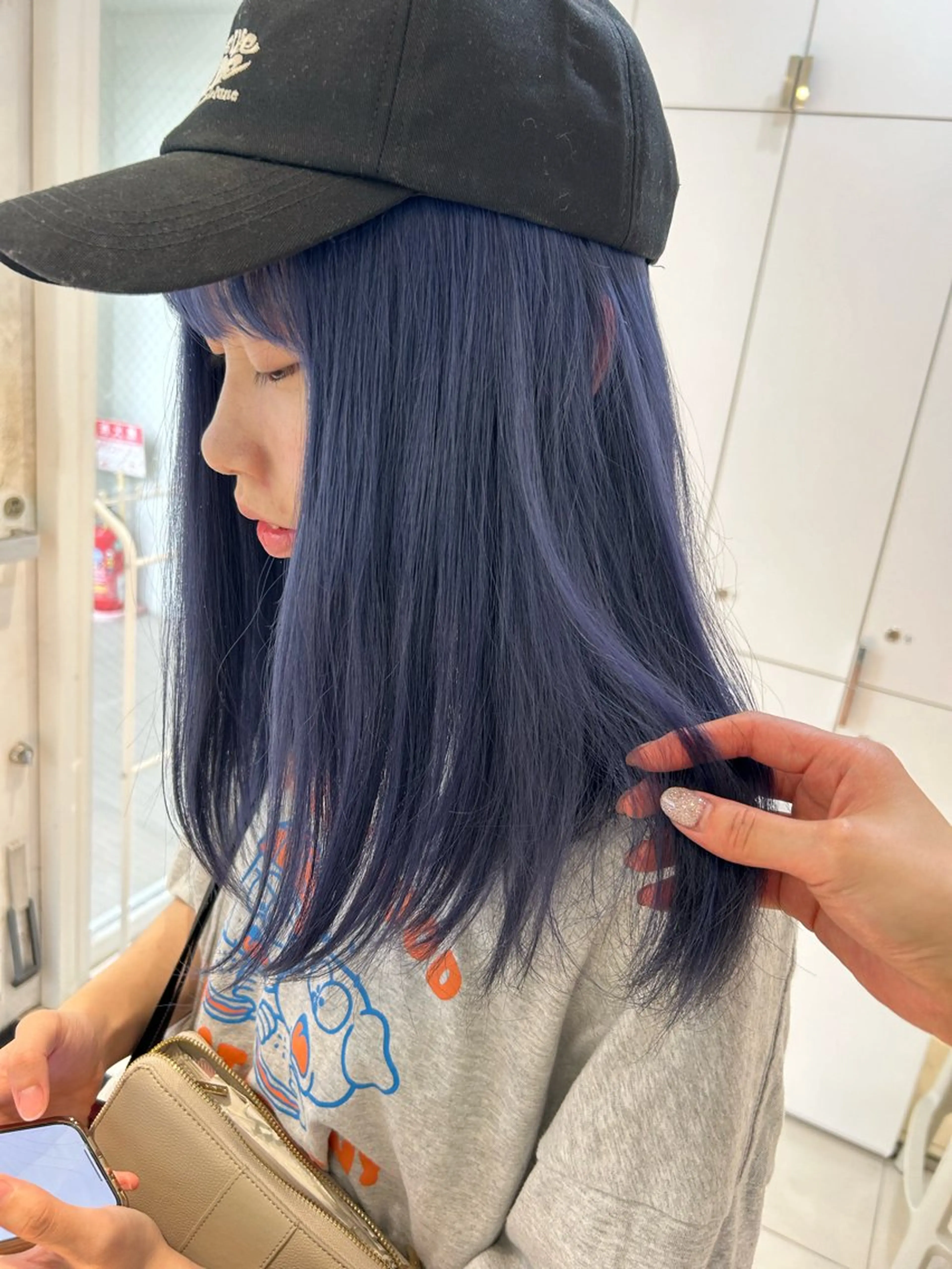 ミディアム カラー ヘアアレンジ ブルーカラー 《暖色/韓国hair 》🇰🇷桑原ユキネのヘアスタイル