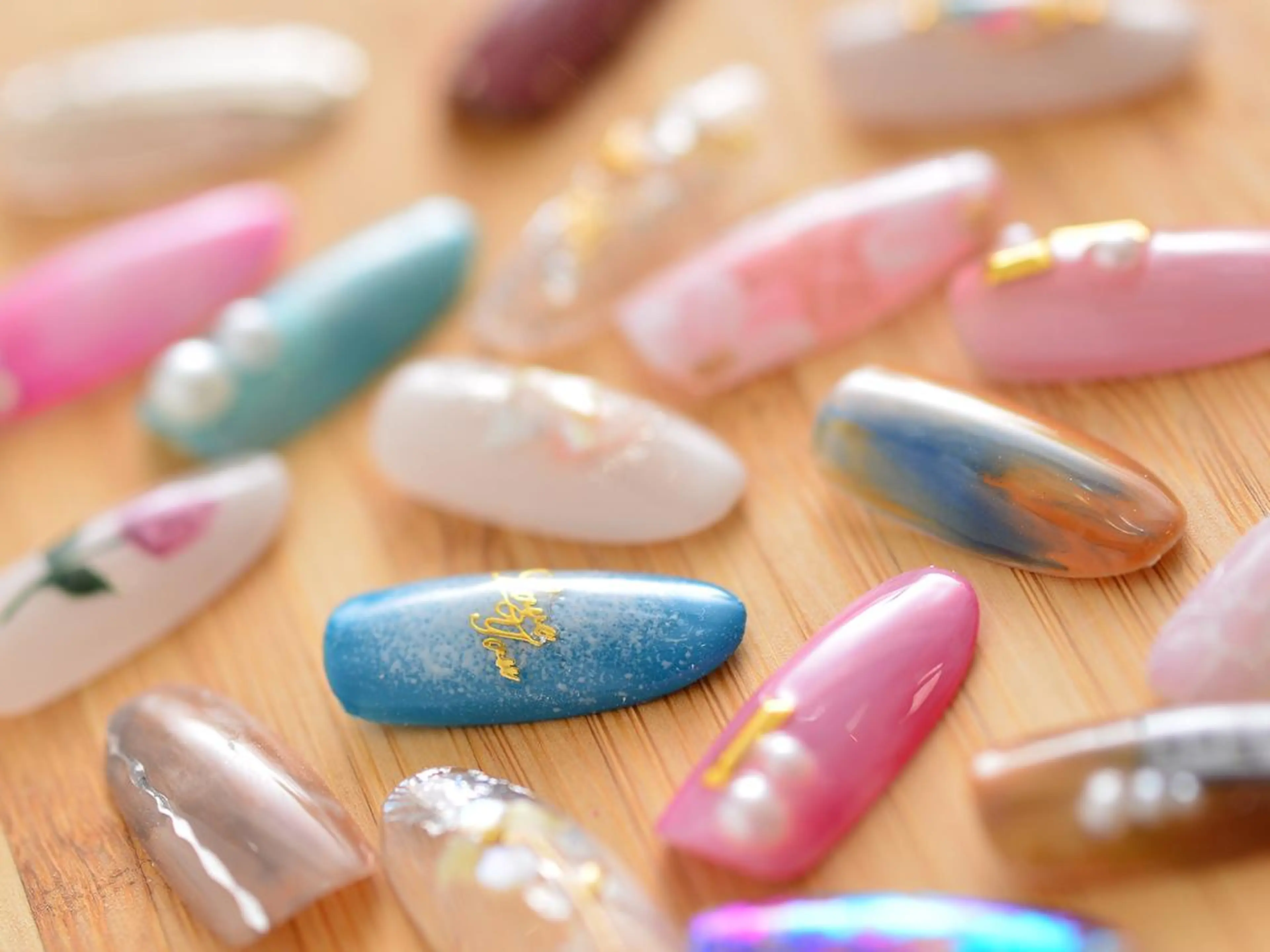 ネイル フットネイル フットネイル ëmma nail_ by chulaのネイルデザイン