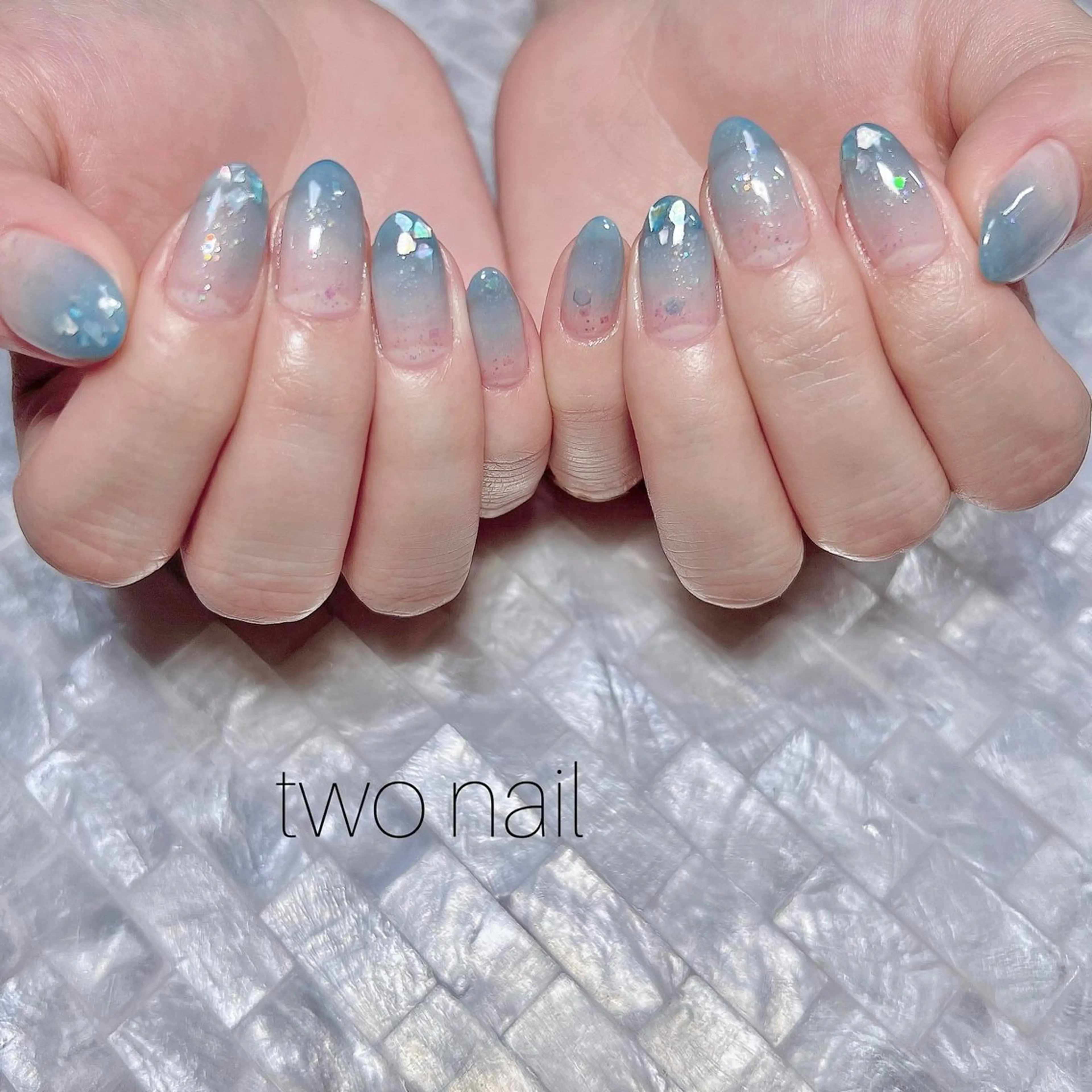 ネイル オーロラネイル キラキラネイル ネイルチップ ホワイト ハンドネイル two nailのネイルデザイン