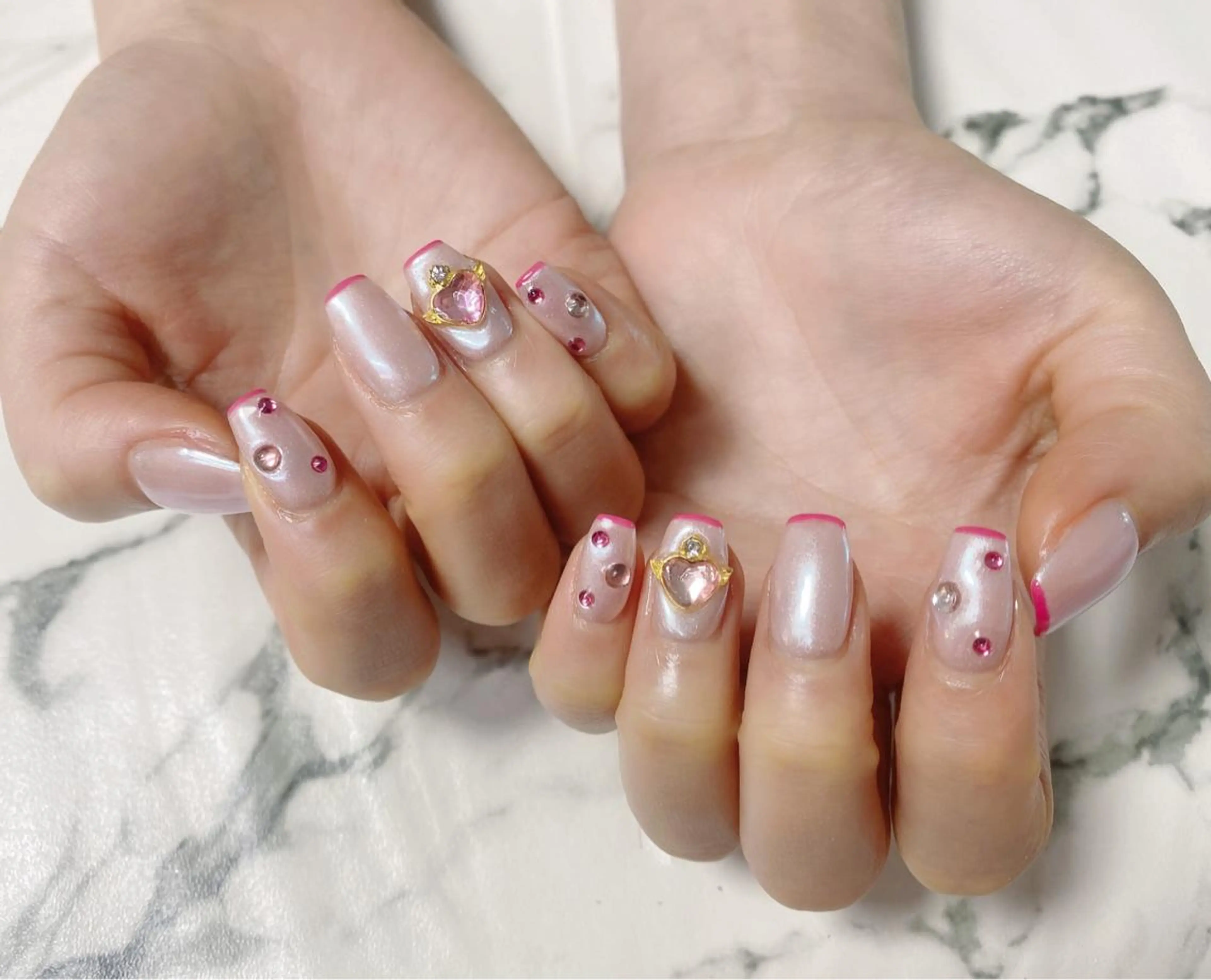 ロング カラー ネイル フレンチネイル Q Free nailsのネイルデザイン