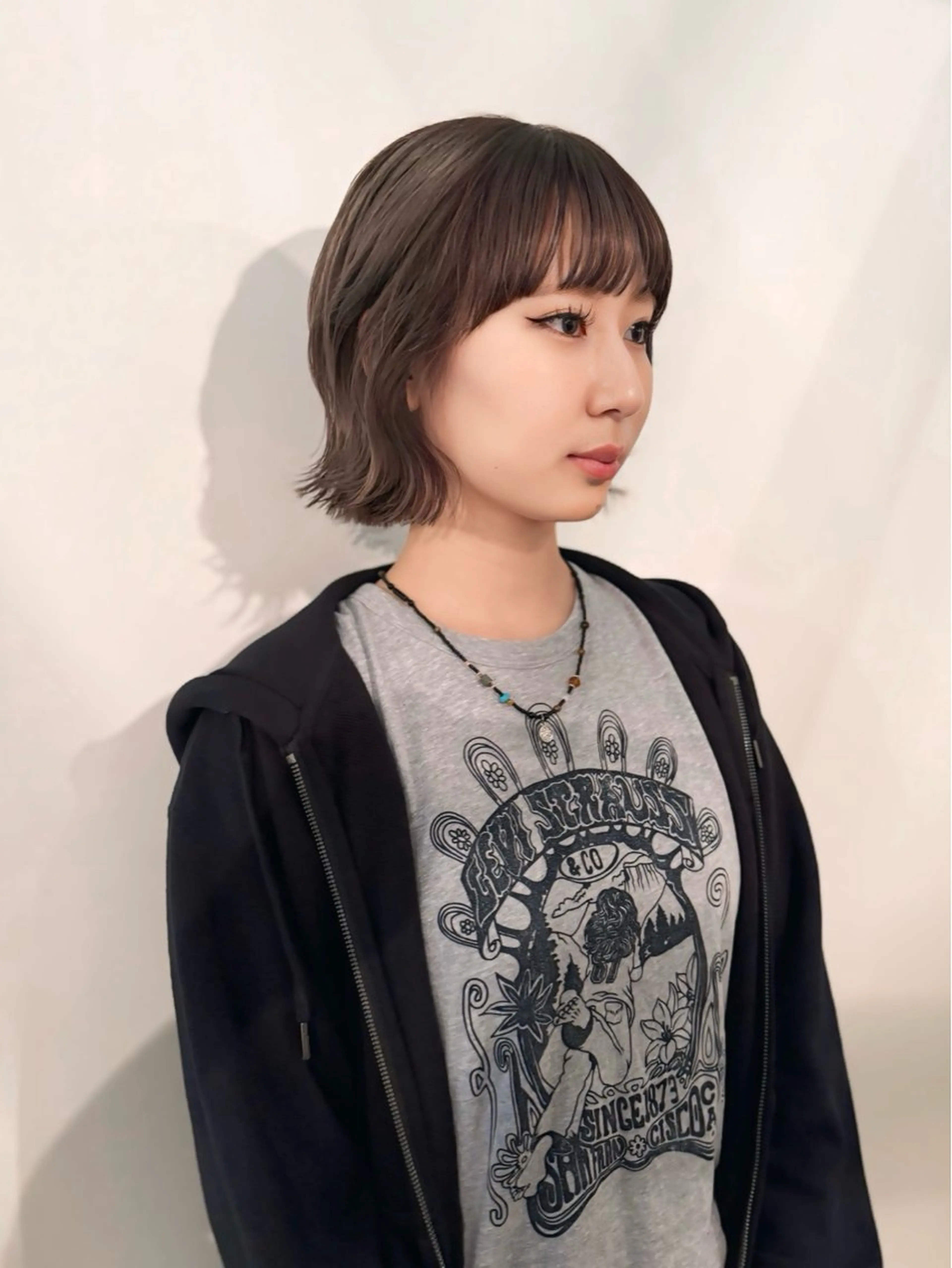 ミディアム カラー ウルフ/似合わせ レイヤー/RIHOのヘアスタイル