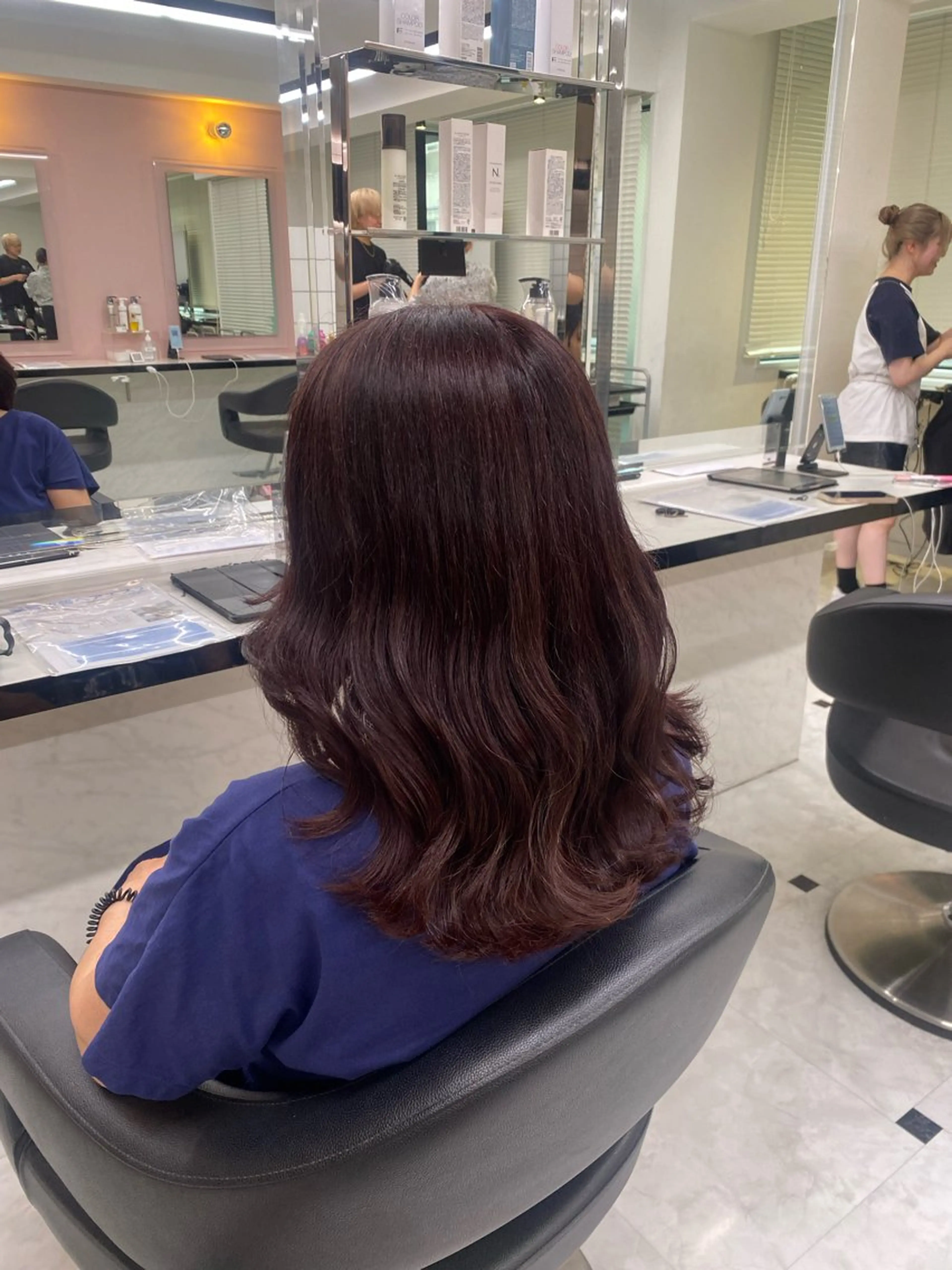 セミロング カラー ヘアカラー トリートメント ヘッドスパ ヘアセット 透明感ベージュカラー 🪞上野🪞AIのヘアスタイル