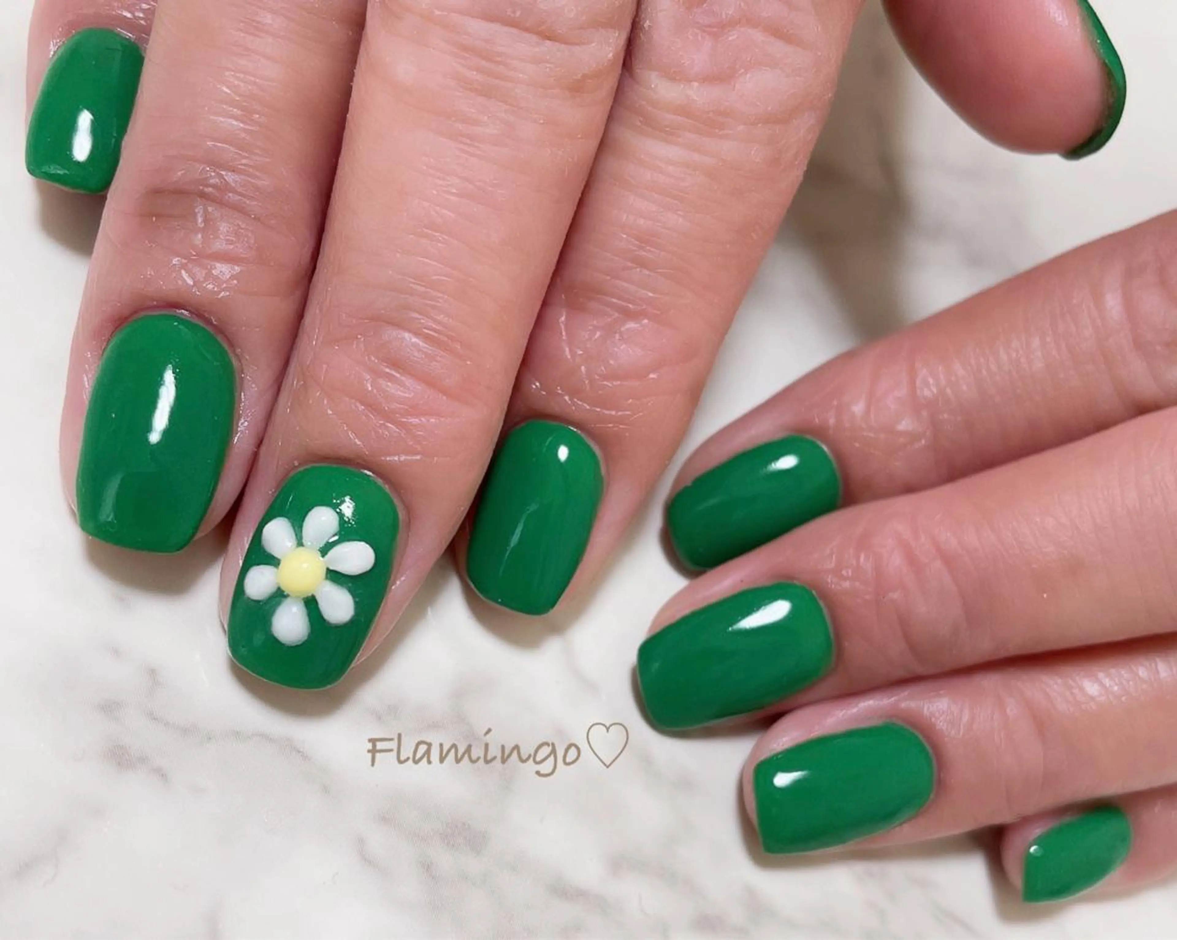 ネイル アートネイル フラワーネイル ジェルネイル ワンカラーネイル シンプルネイル 40代からの爪肌を 労る♡きちんとネイルのネイルデザイン