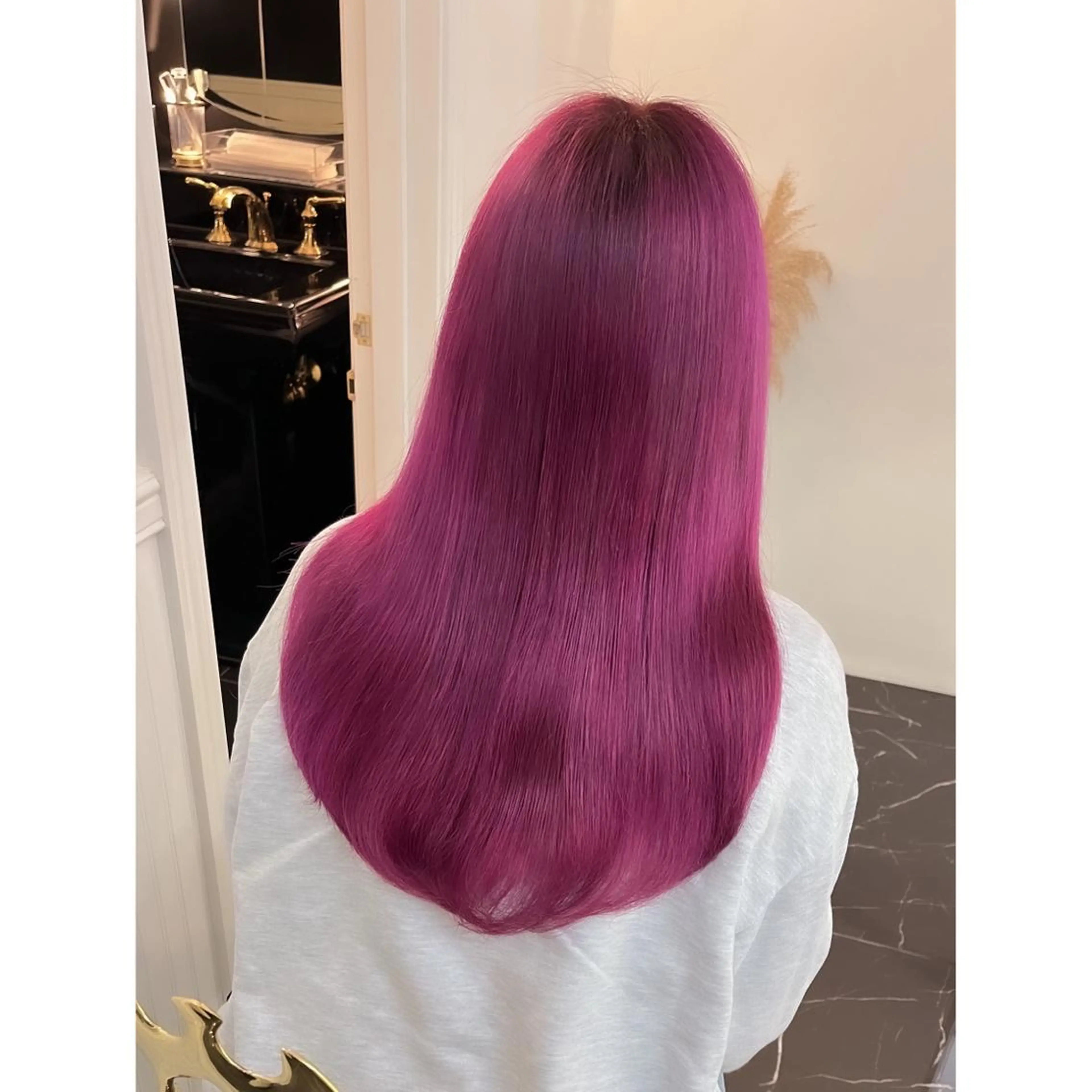 ロング カラー ブリーチ ヘアカラー トリートメント LOTTA CUCCI所属・miyu /トレンド カラー×艶髪のヘアスタイル