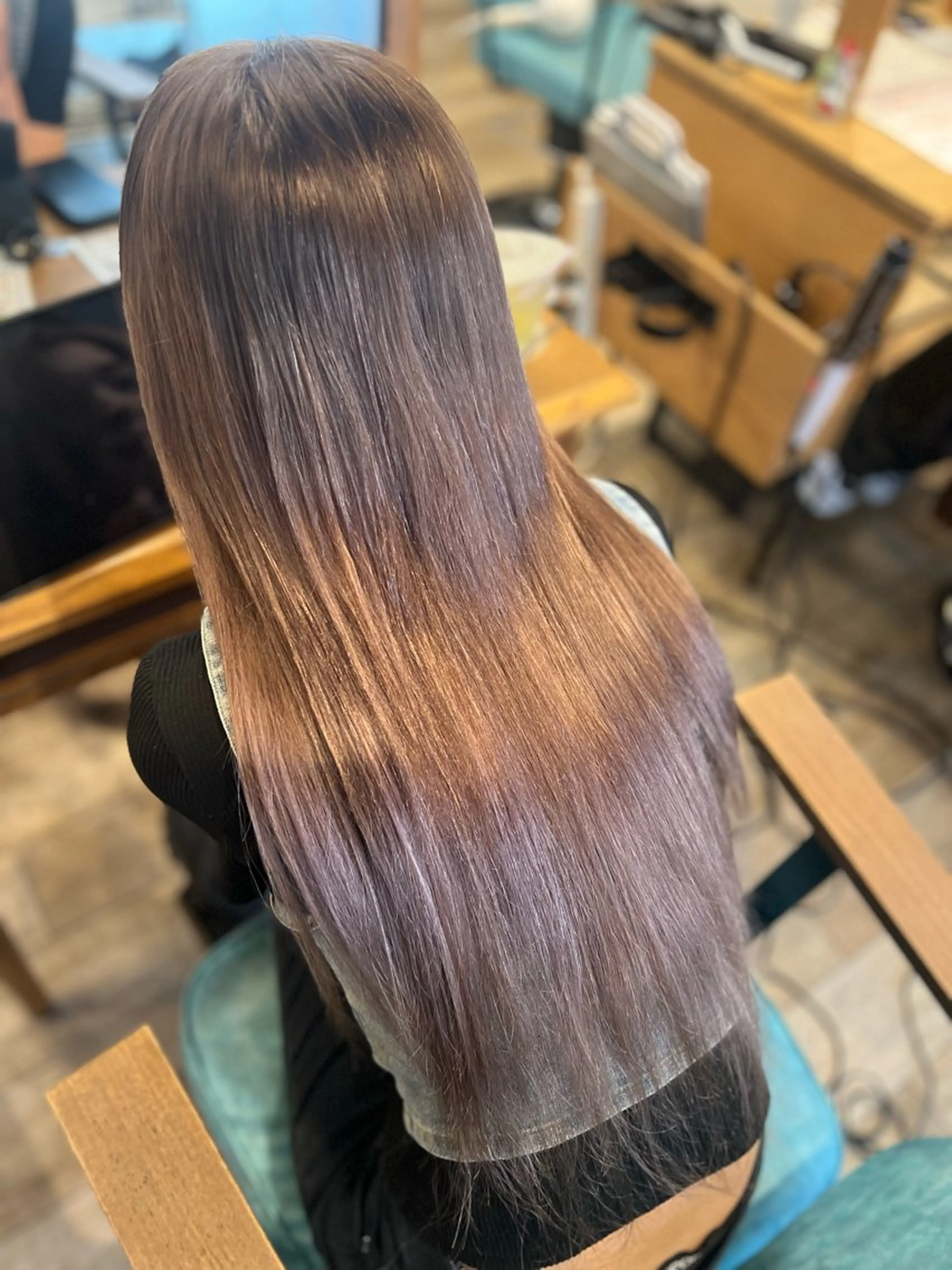 ロング カラー ヘアカラー Liere Muuのヘアスタイル