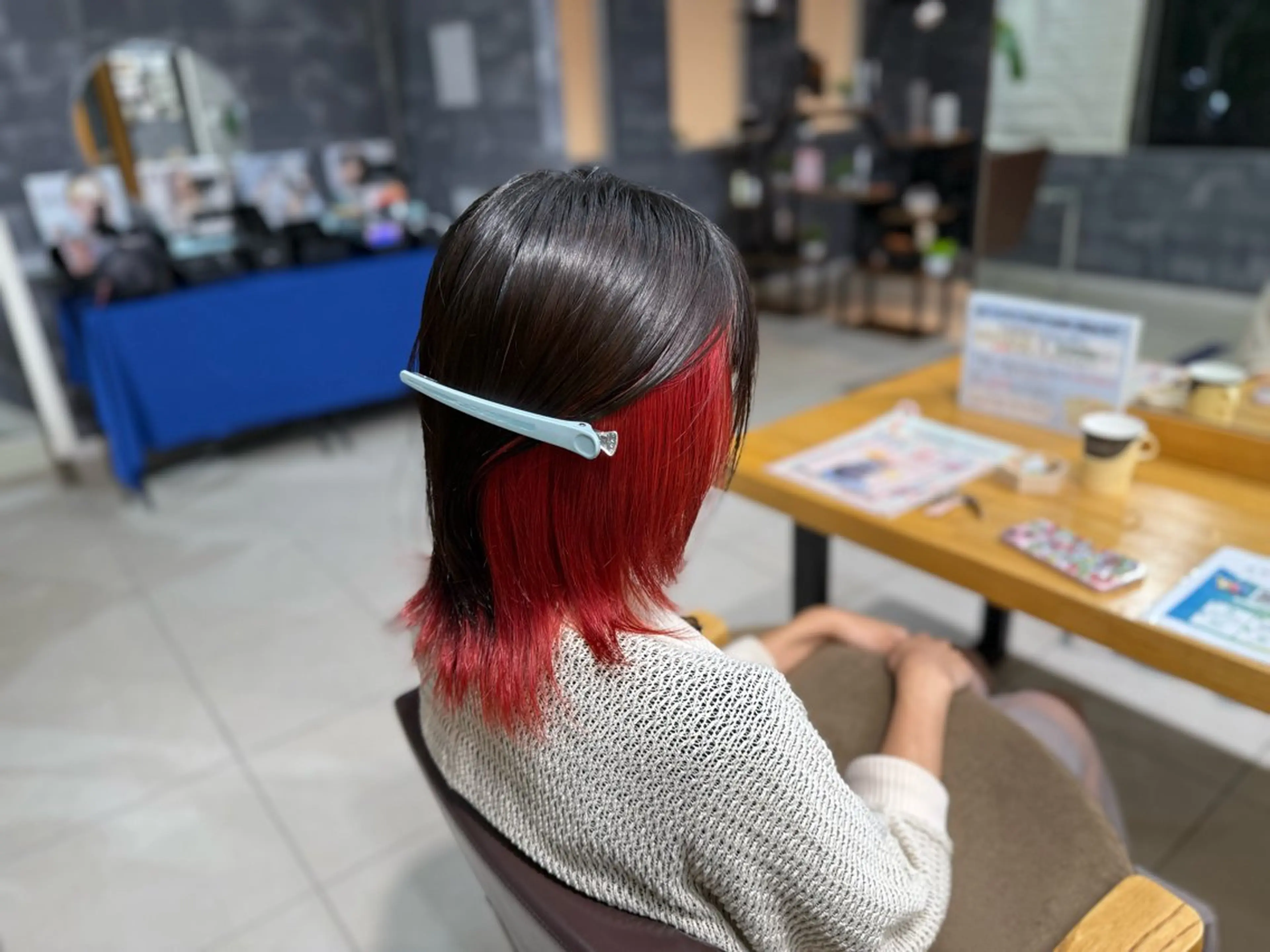 ミディアム カラー シールエクステ ベージュカラー ブリーチ ブロンド ブラウンカラー ヘアカラー ⭐️さき⭐️ カラー/エクステのヘアスタイル