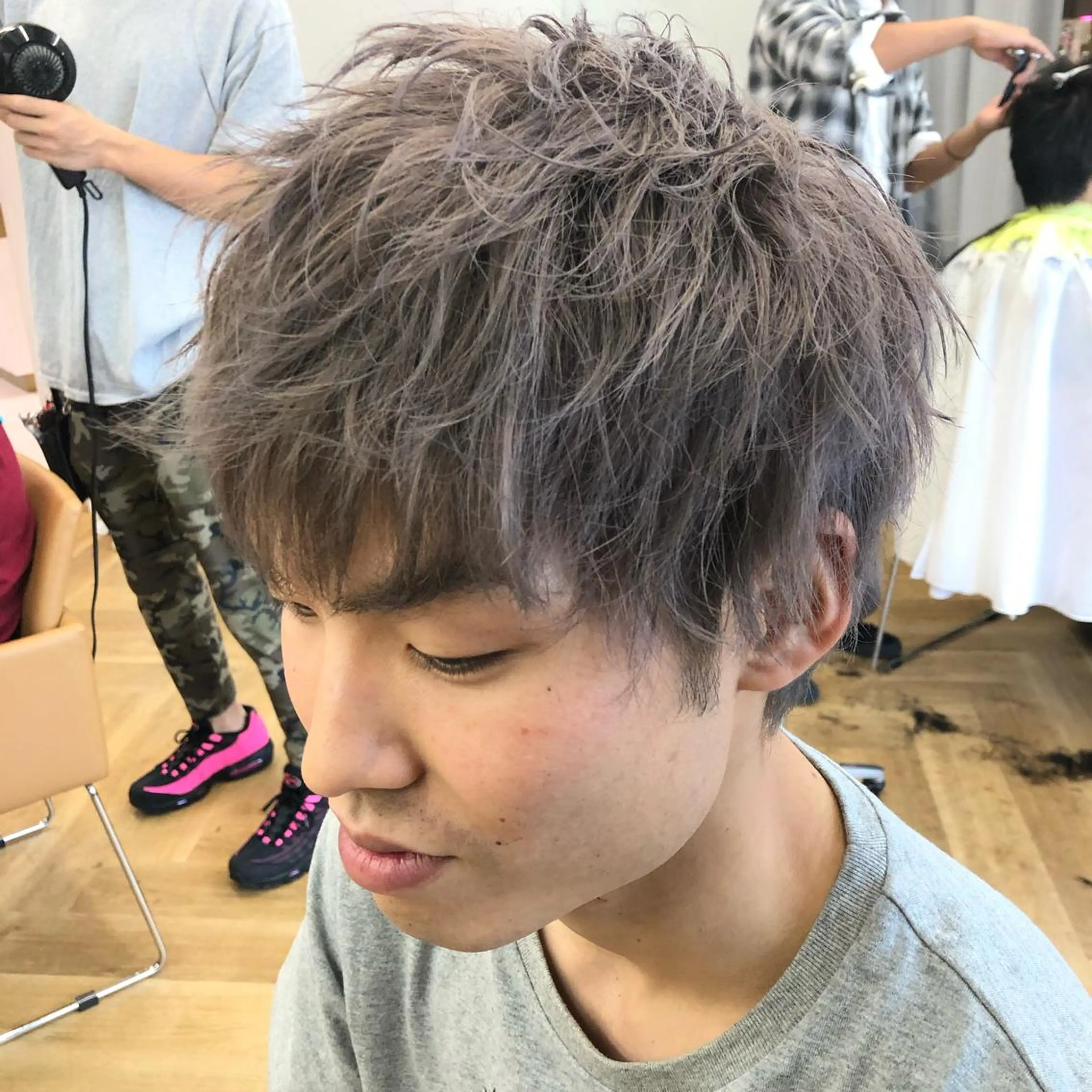 ショート ヘアカラー トリートメント 関 京磨のヘアスタイル