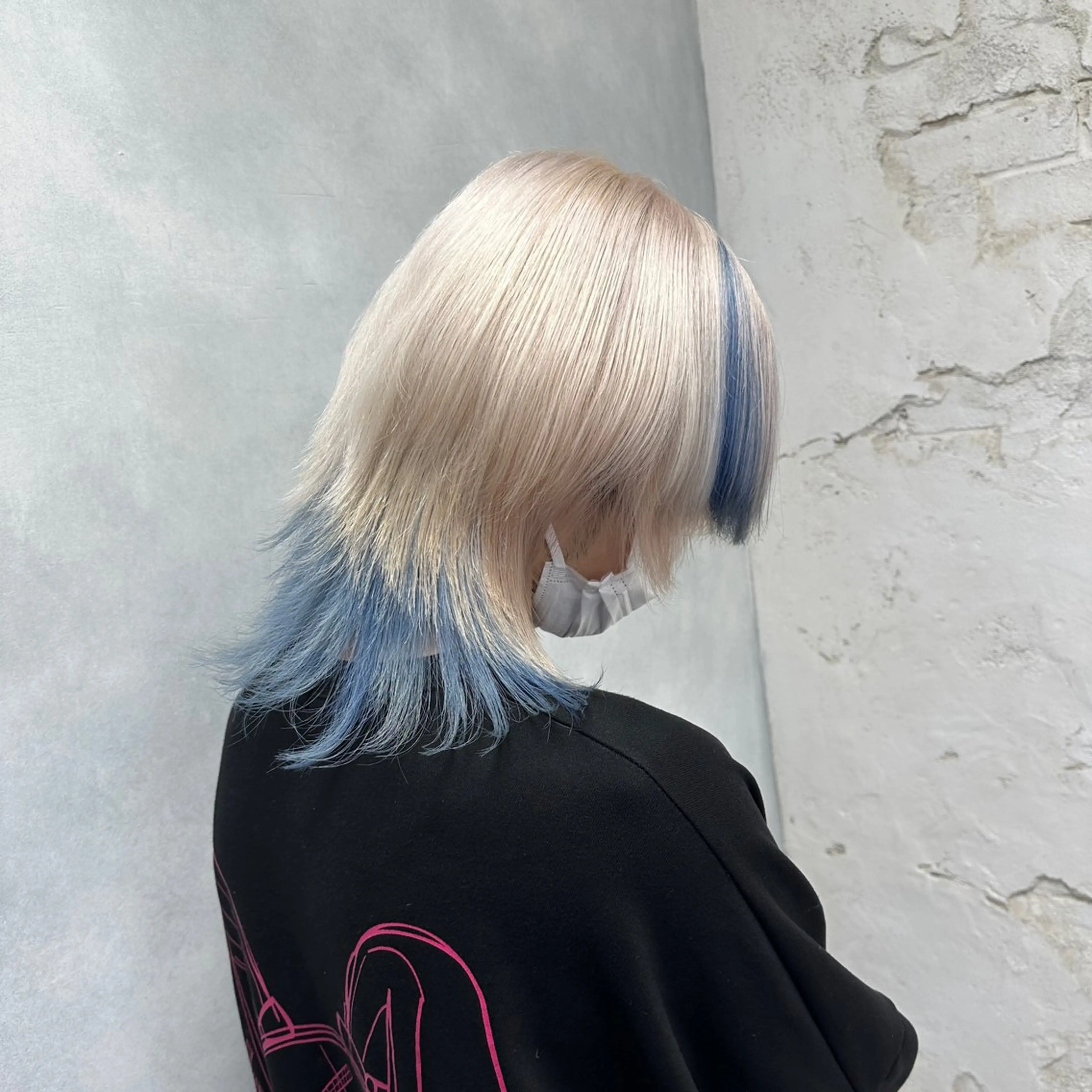 ミディアム カラー ベージュカラー ブリーチ ブルーカラー ケアブリーチ ハイトーンカラー カット ヘアカラー トリートメント レイヤーブリーチ特化 ホワイト専門/岸のヘアスタイル