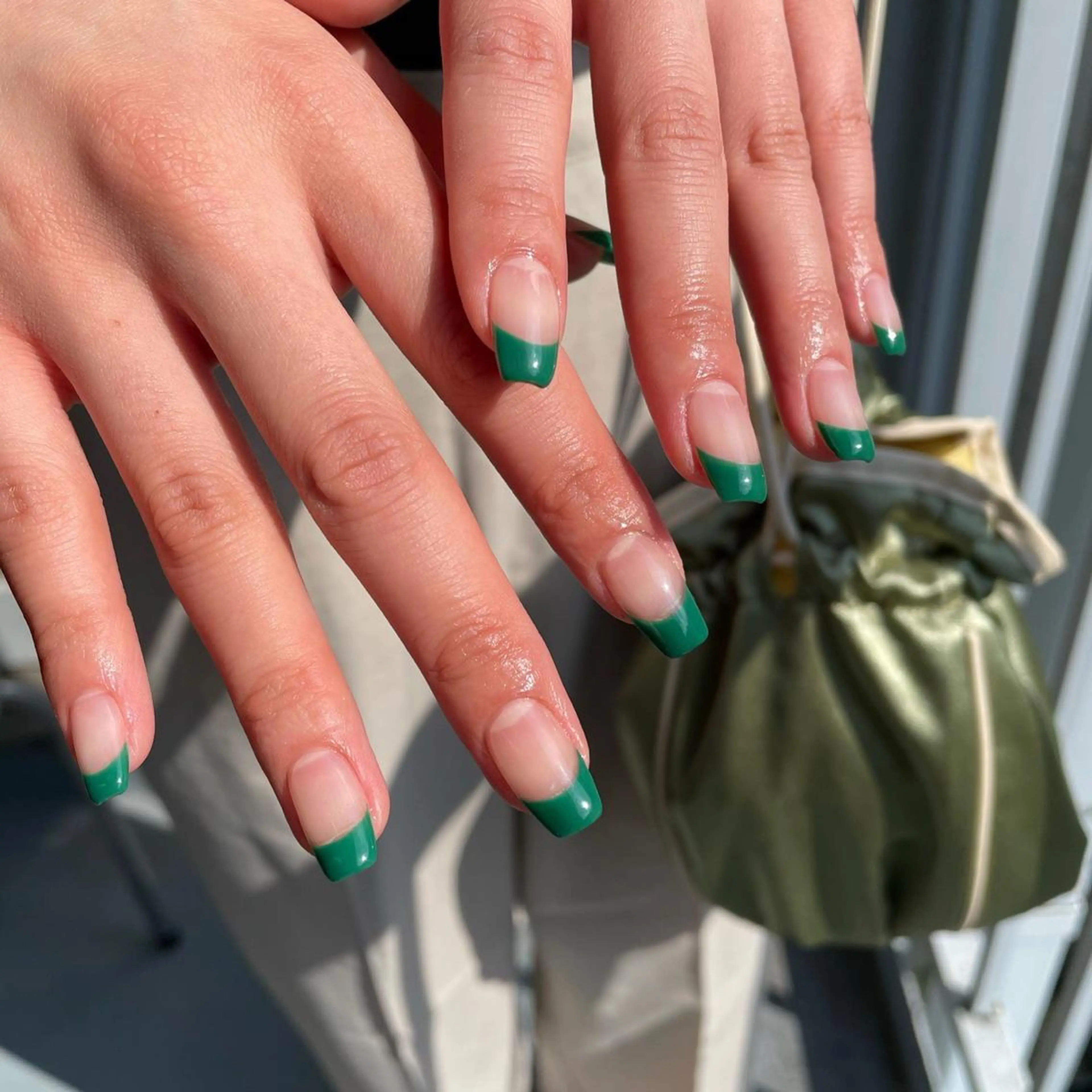 ネイル フレンチネイル グリーン 【やり放題専門店】 スカルプ＆長さ出しのネイルデザイン