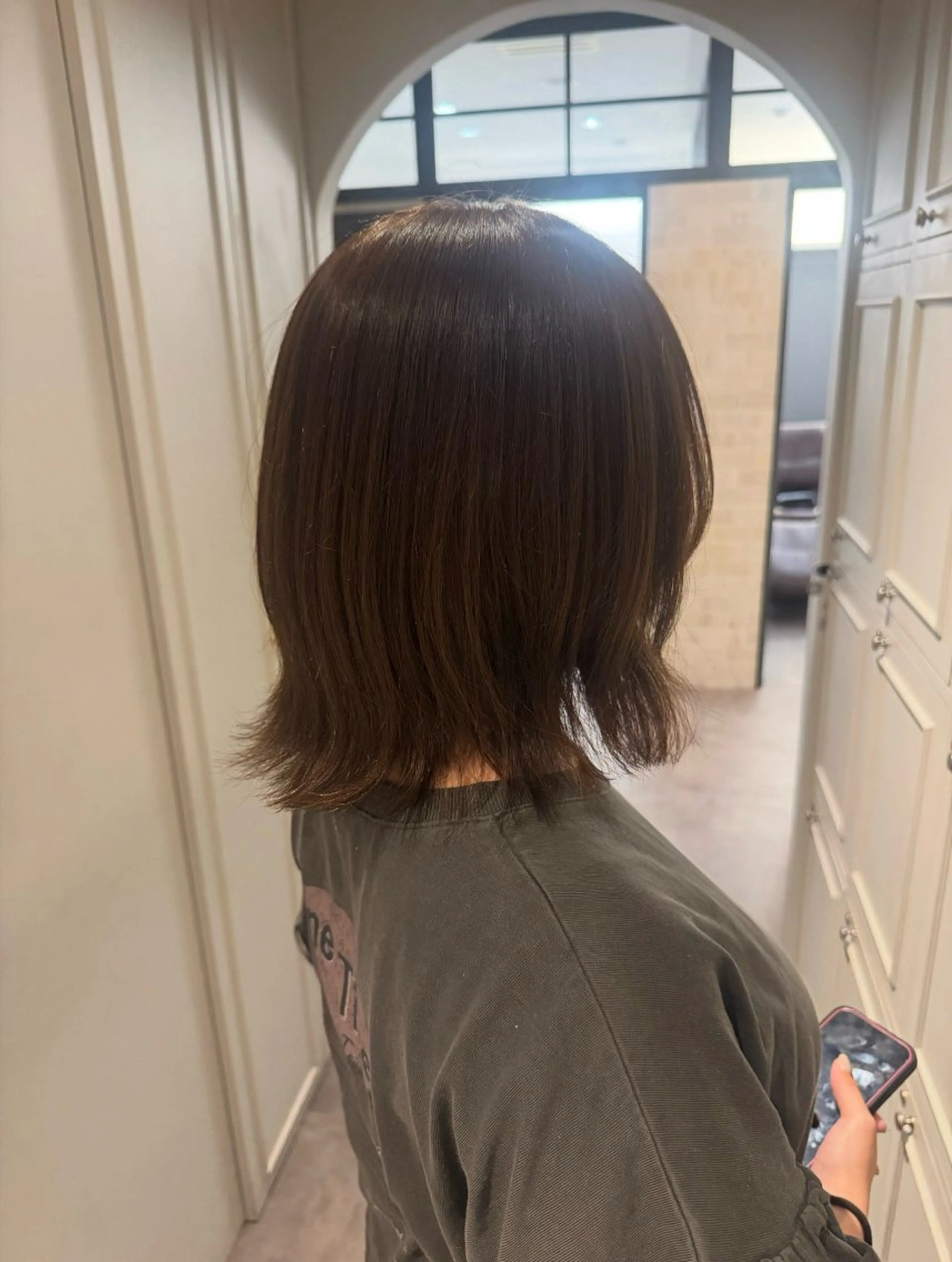 ミディアム カラー ベージュカラー 透明感カラー オリーブベージュ カット ヘアカラー トリートメント 中山 涼華のヘアスタイル