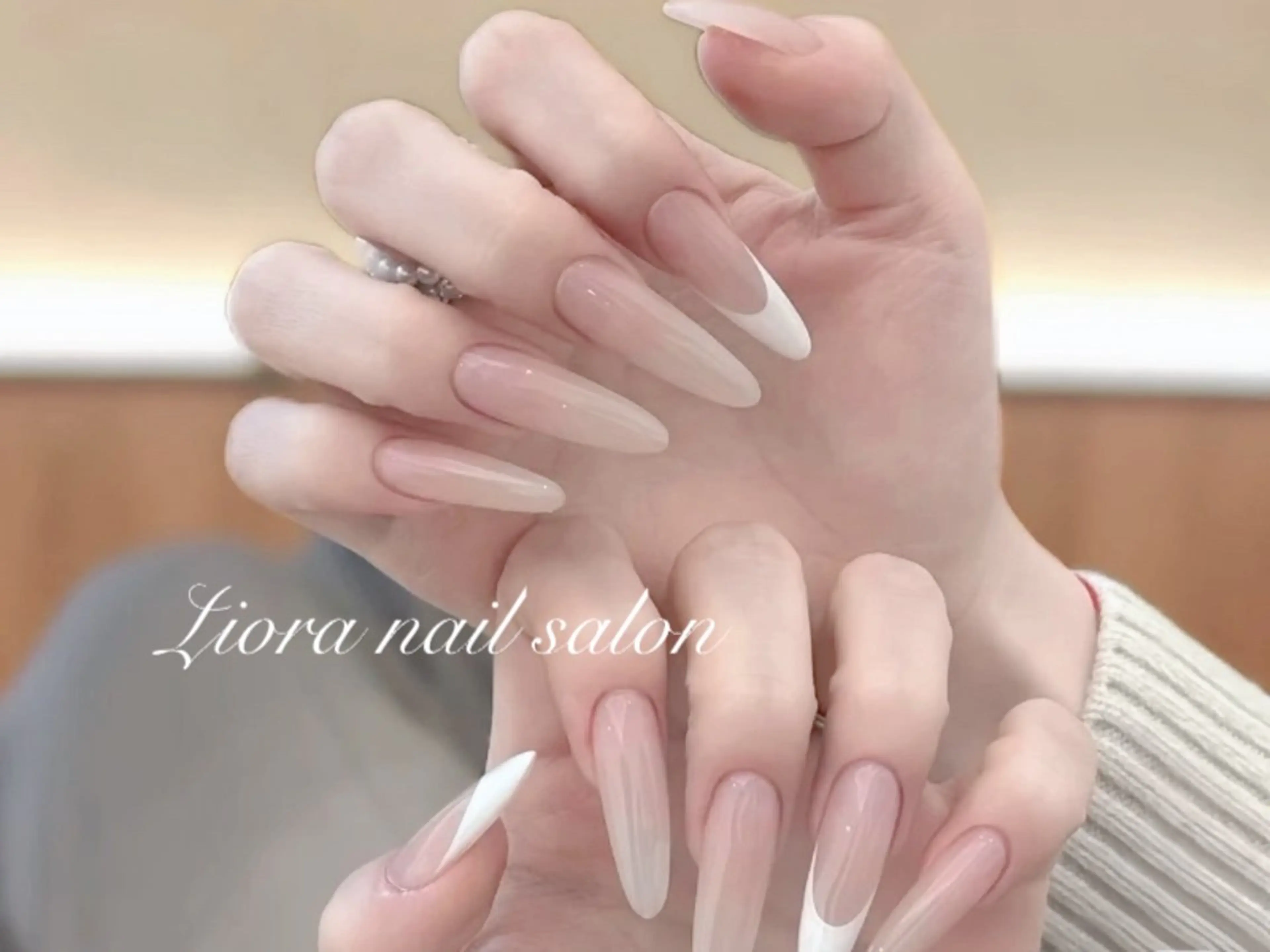 ネイル フレンチネイル ジェルネイル ガーリー グラデーション キラキラネイル ハンドネイル Liora nail 1のネイルデザイン