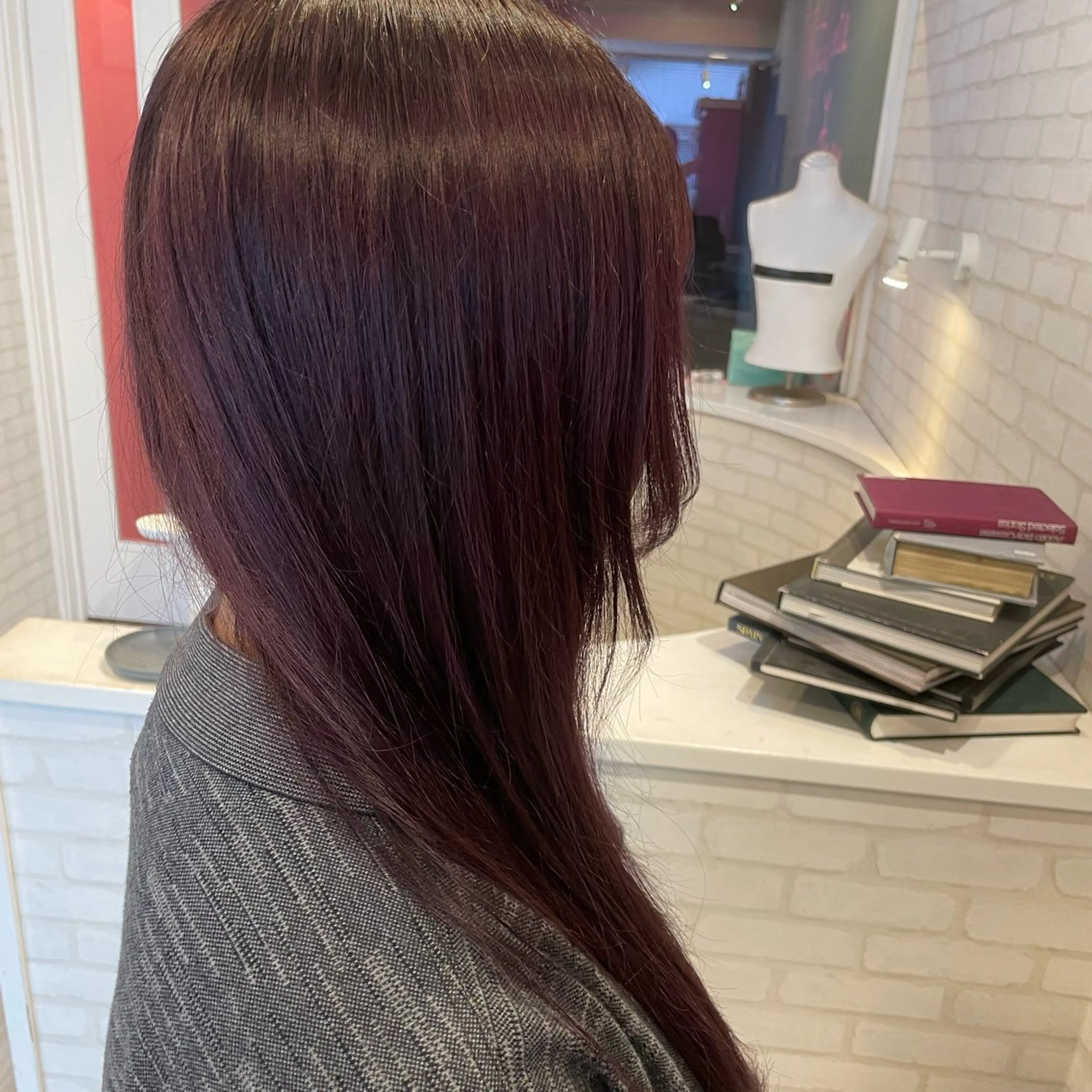 ロング ヘアカラー くろだ ちはるのヘアスタイル