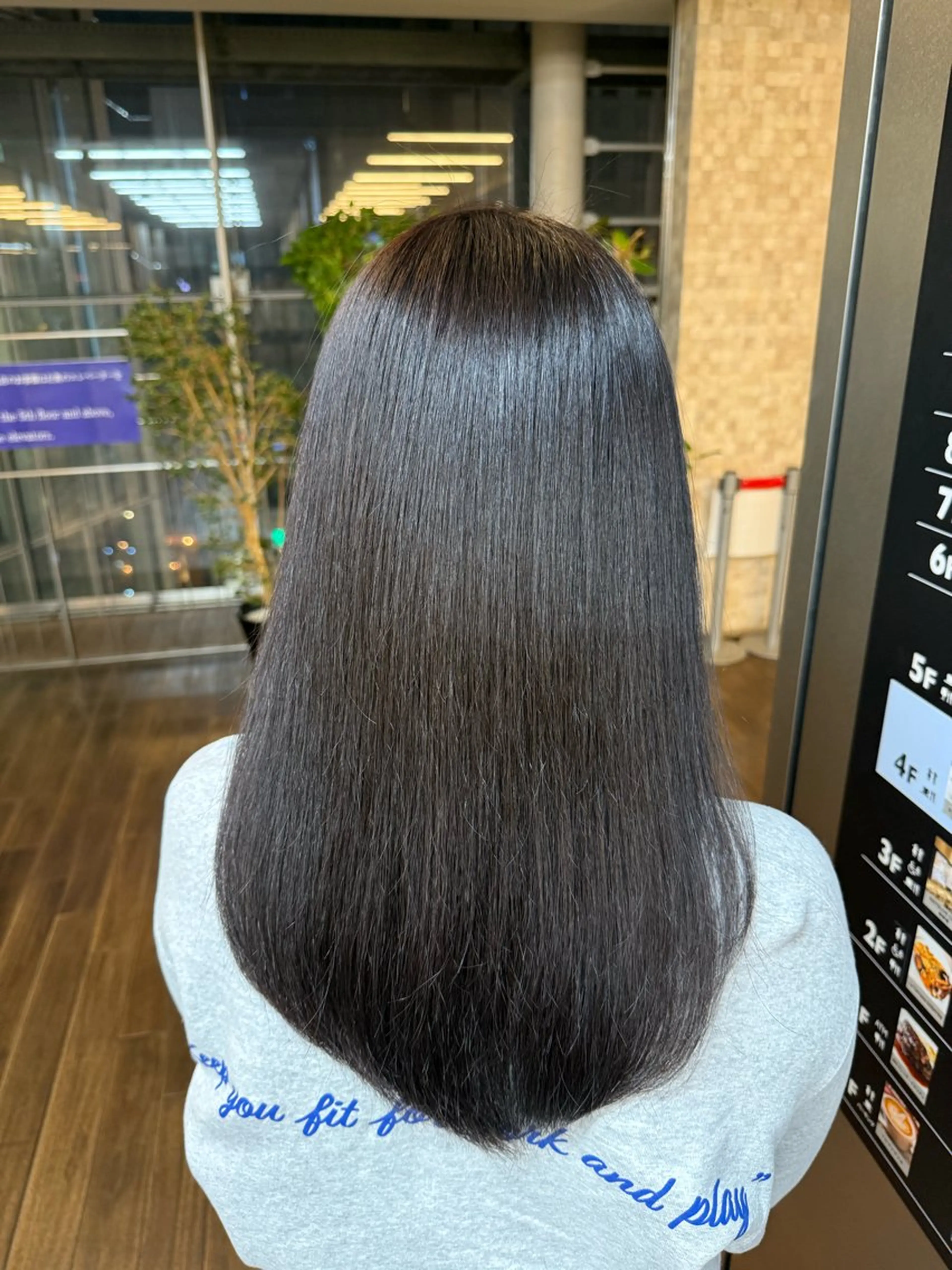 ロング 縮毛矯正 縮毛矯正 ZACC ayakaのヘアスタイル