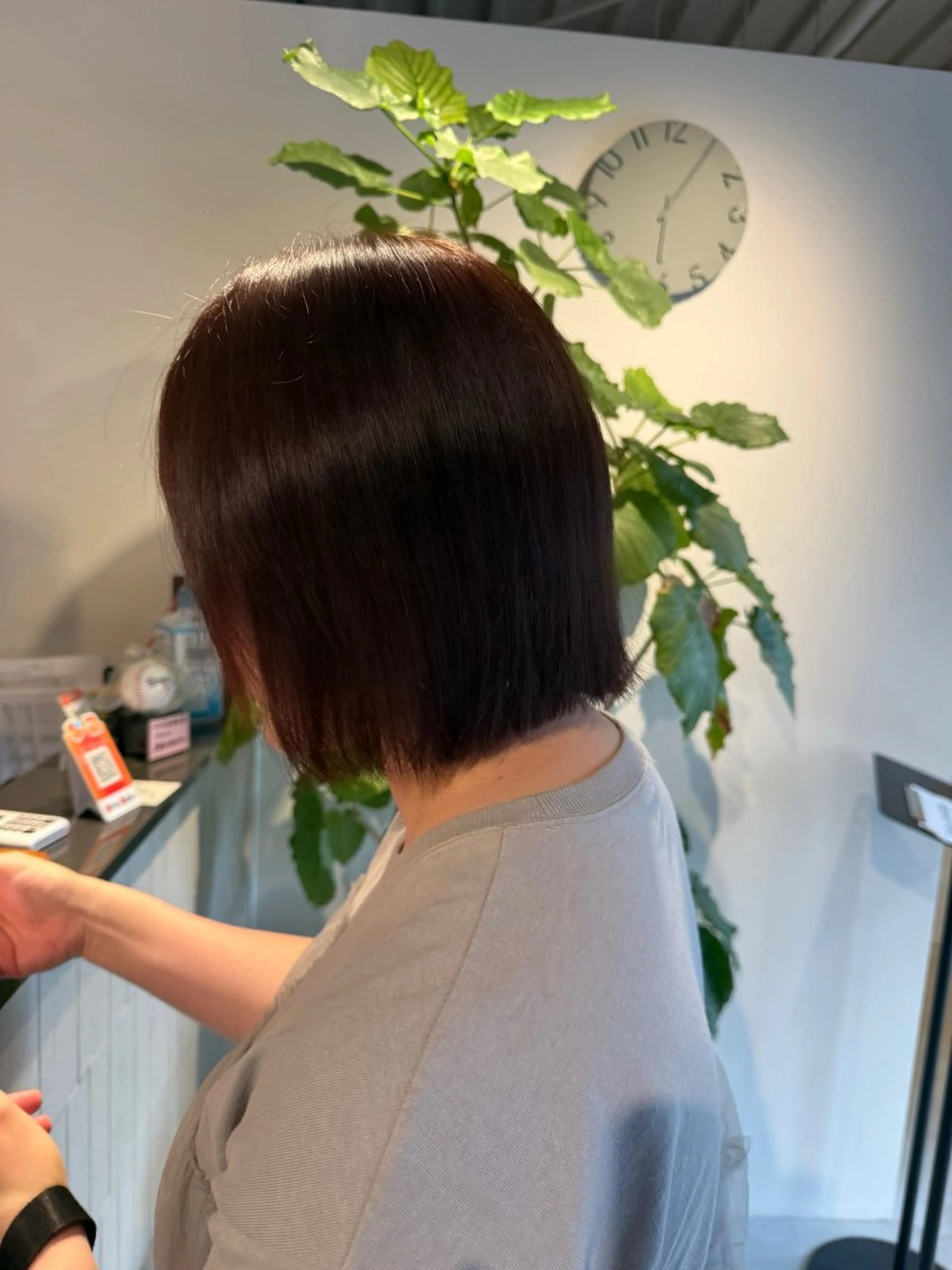 ミディアム 井手上 陽菜のヘアスタイル