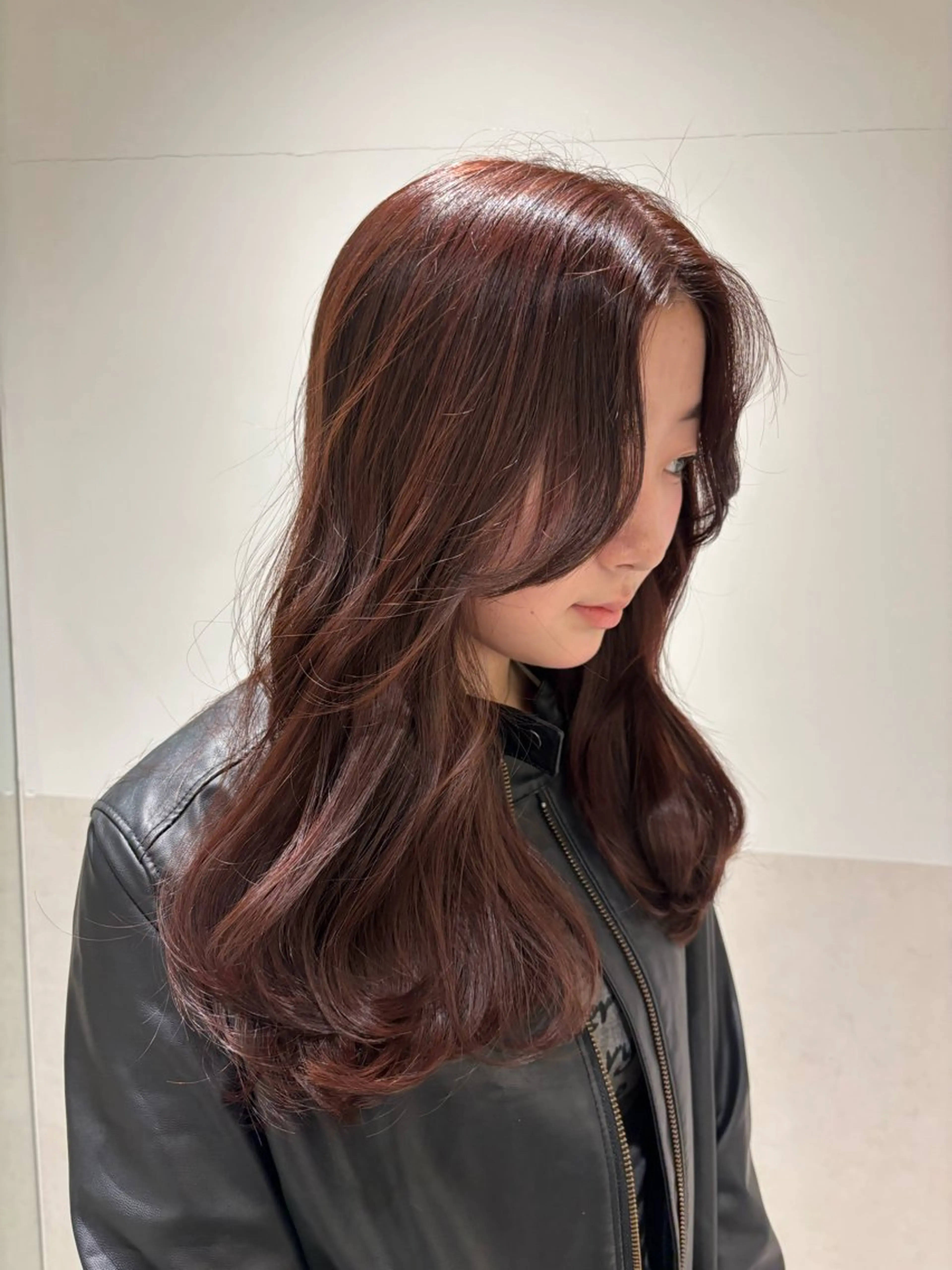 セミロング カラー パーマ ヘアアレンジ ブリーチ ブラウンカラー ブリーチなしカラー カット ヘアカラー トリートメント ヘッドスパ ヘアセット 押切 響　のヘアスタイル