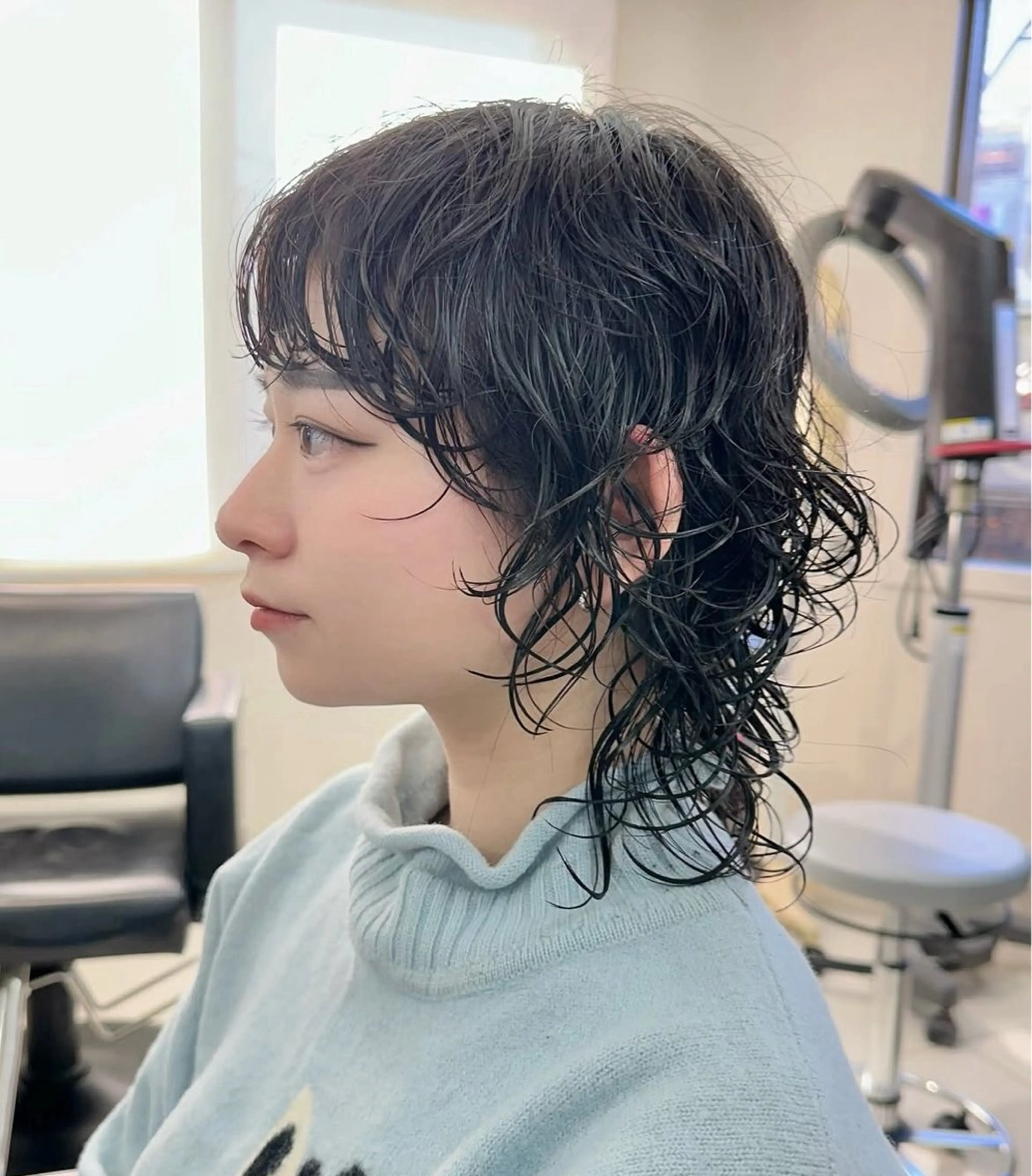 ミディアム パーマ 顔まわり/ボブウルフ 🤍愛唯(めい)のヘアスタイル