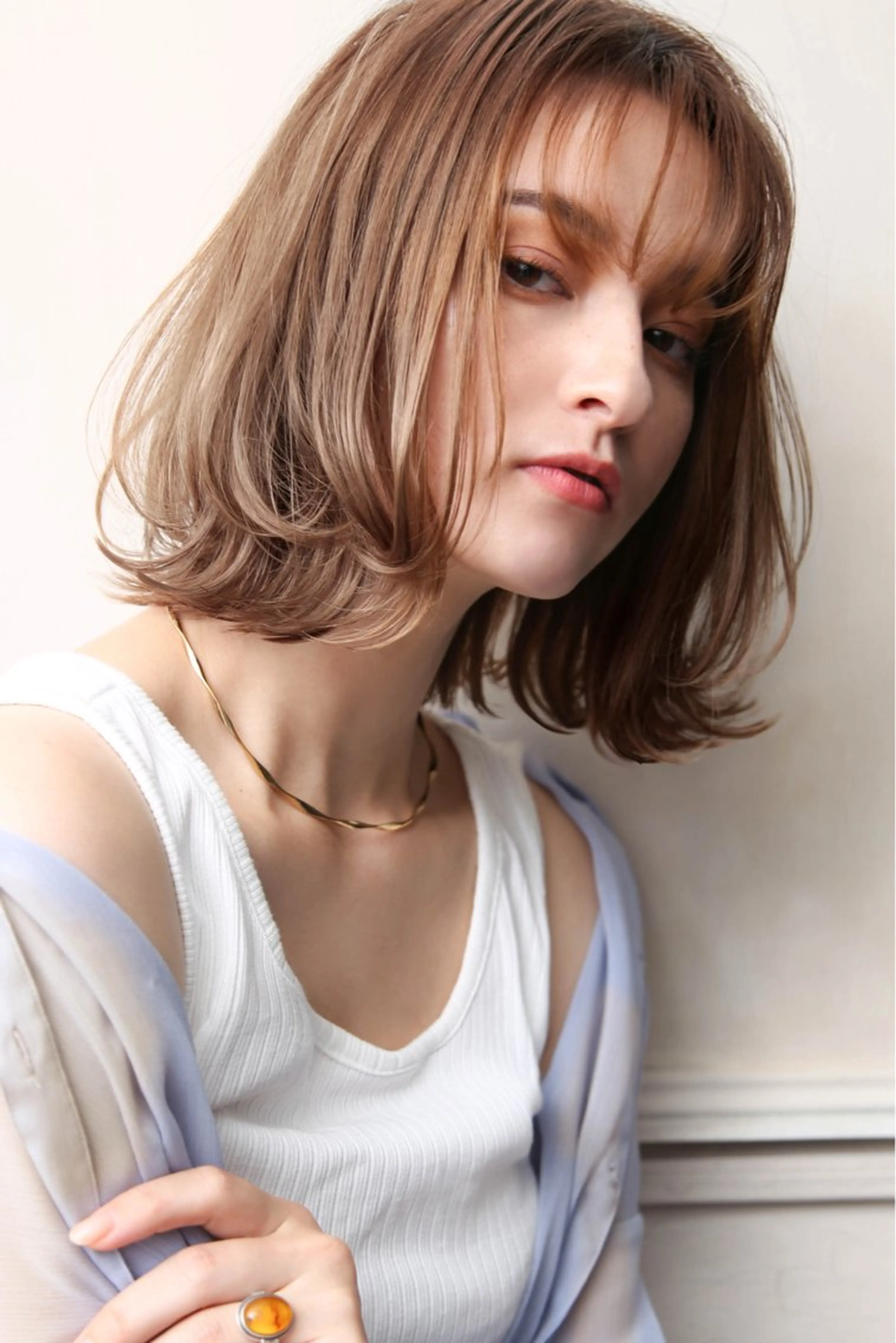 ミディアム カラー 秋葉 玲唯のヘアスタイル