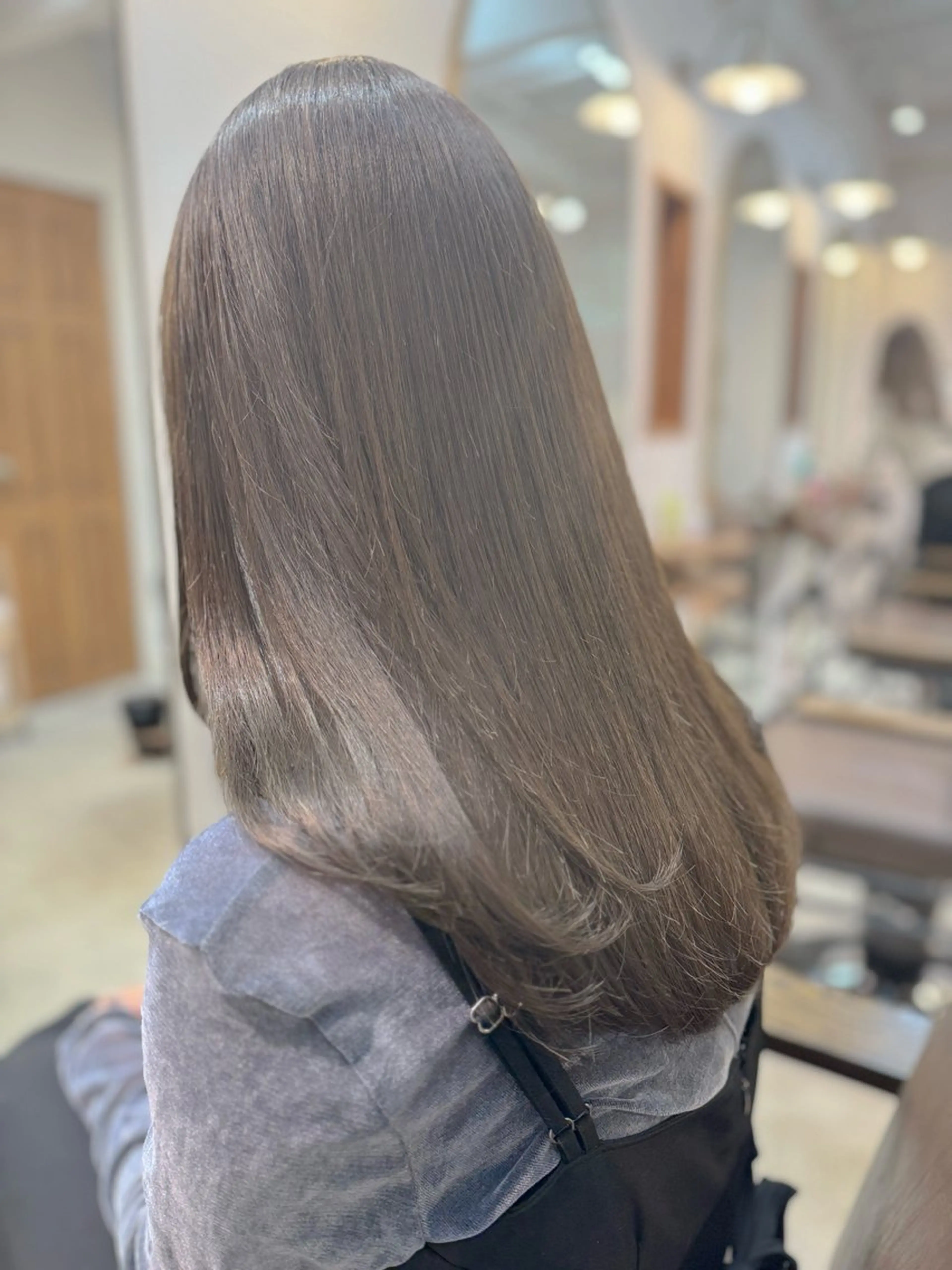 ロング カラー 透明感カラー グレージュ オリーブグレージュ オリーブグレー 縮毛矯正 カット ヘアカラー 縮毛矯正 トリートメント 色素薄めカラー❤︎ chihiroのヘアスタイル