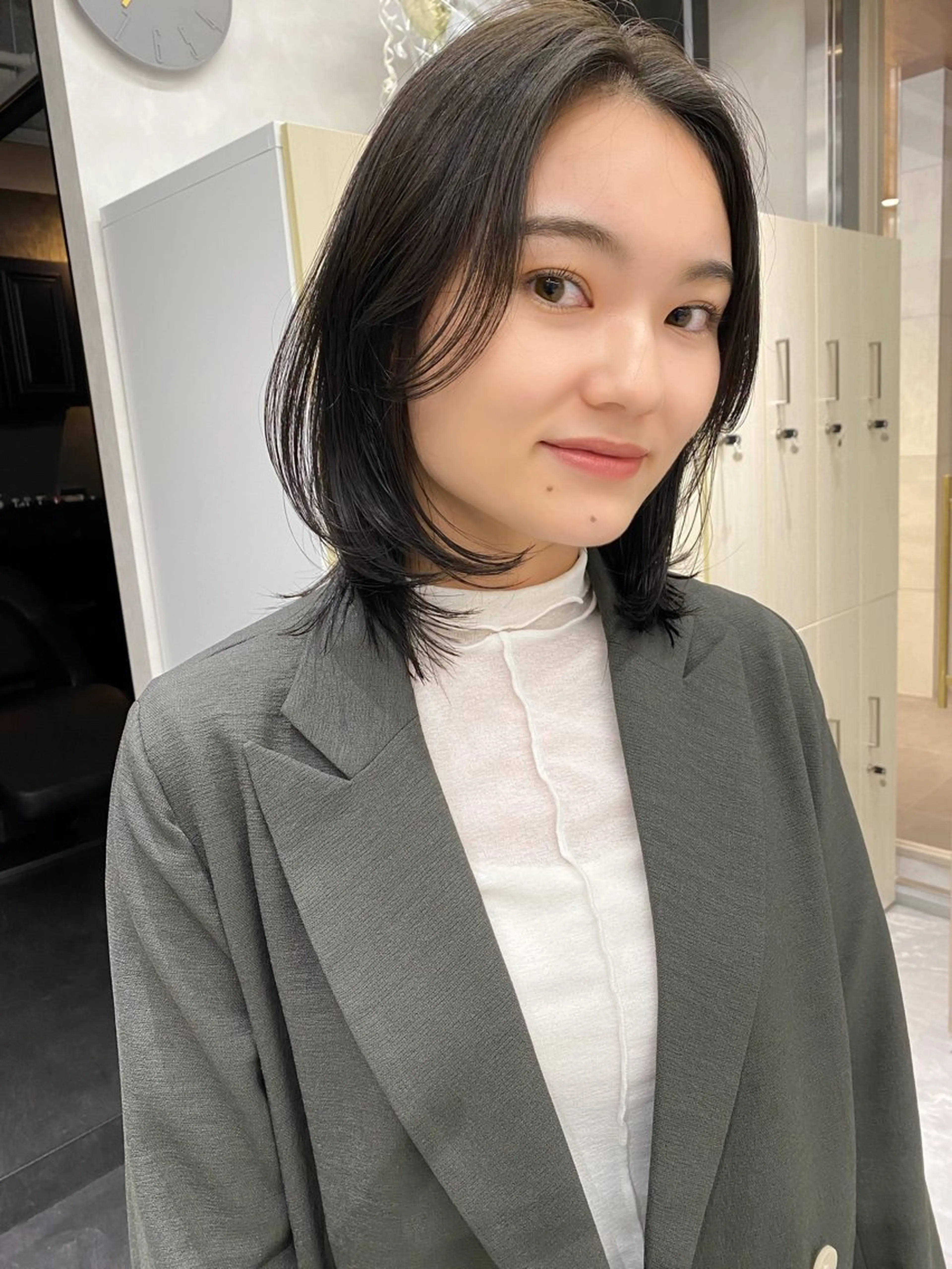 ミディアム カラー カット ヘアカラー 顔まわりカラー特化 赤津百合絵のヘアスタイル