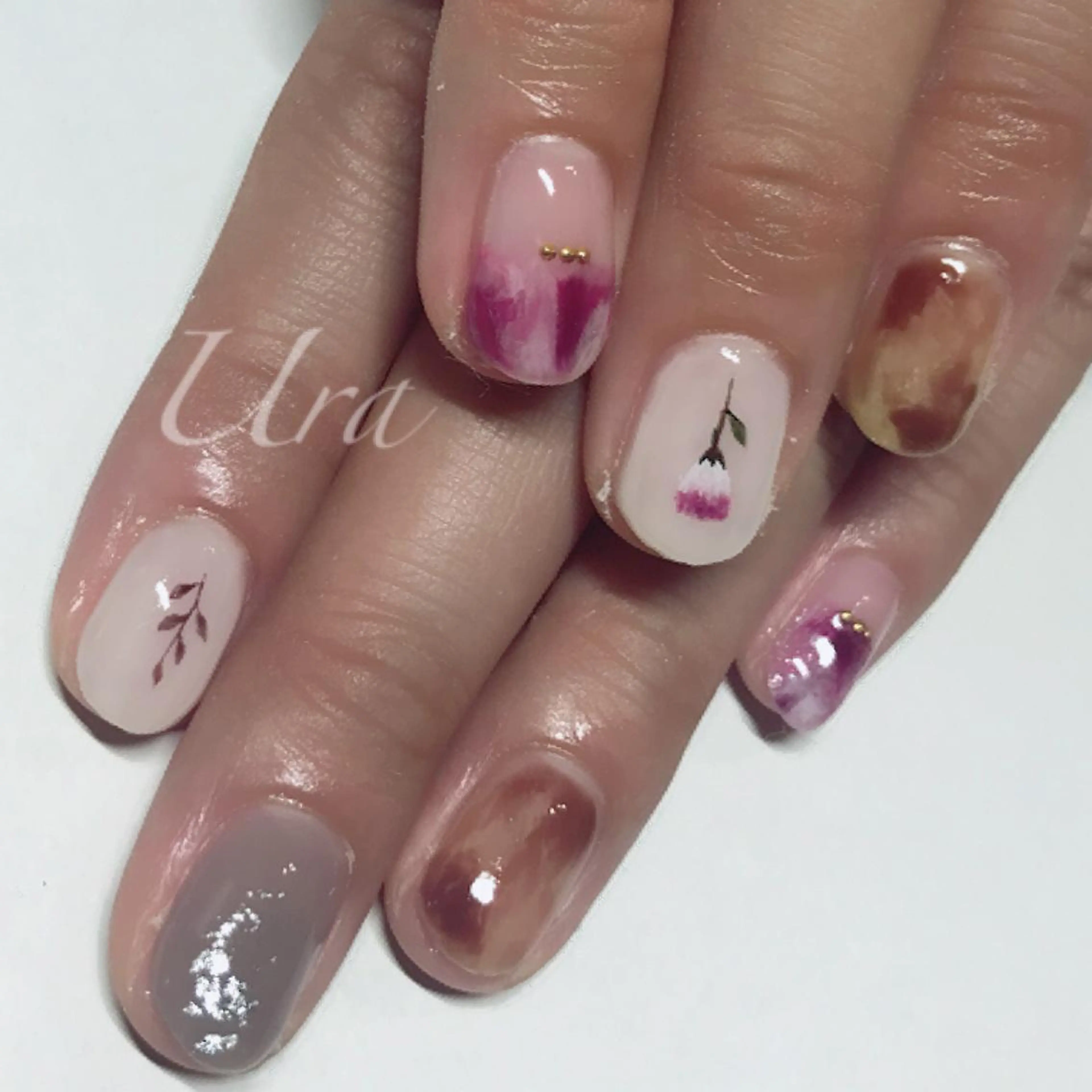 ネイル UrakoNail 《nail》のネイルデザイン