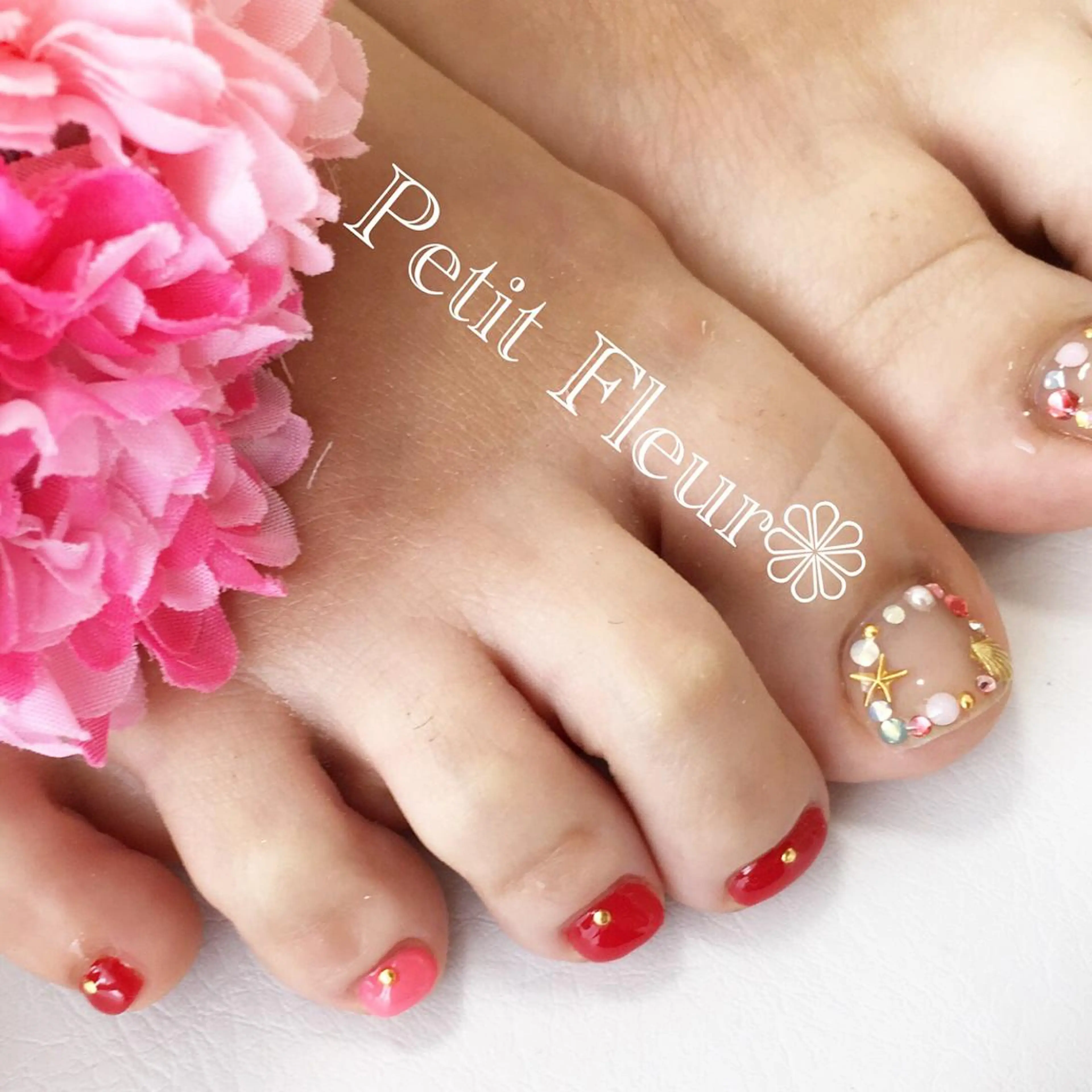 ネイル おそろいネイル Petit Fleur所属・青柳 亜梨奈のマツエク・マツパデザイン