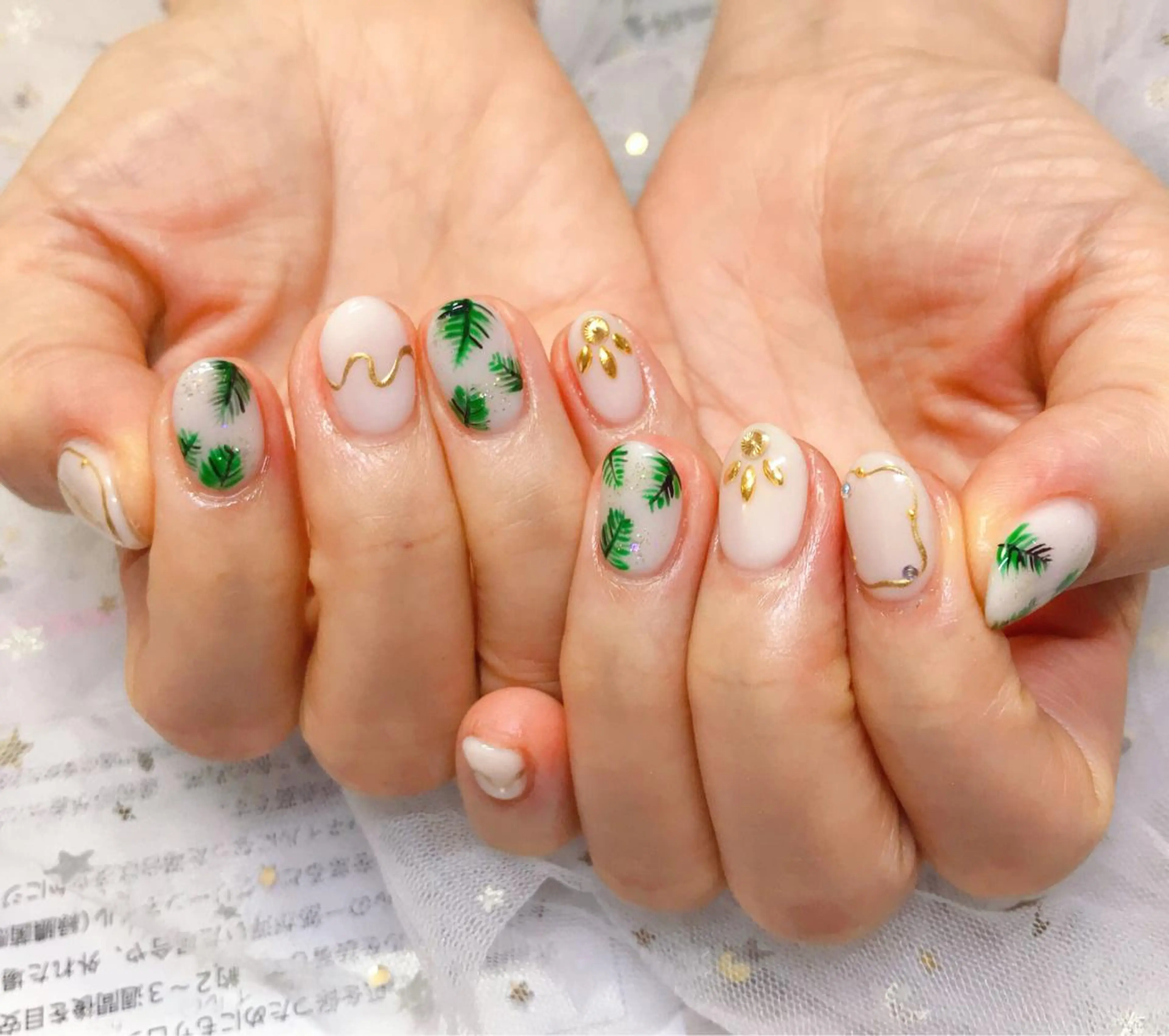 カラー ネイル Q Free nailsのネイルデザイン