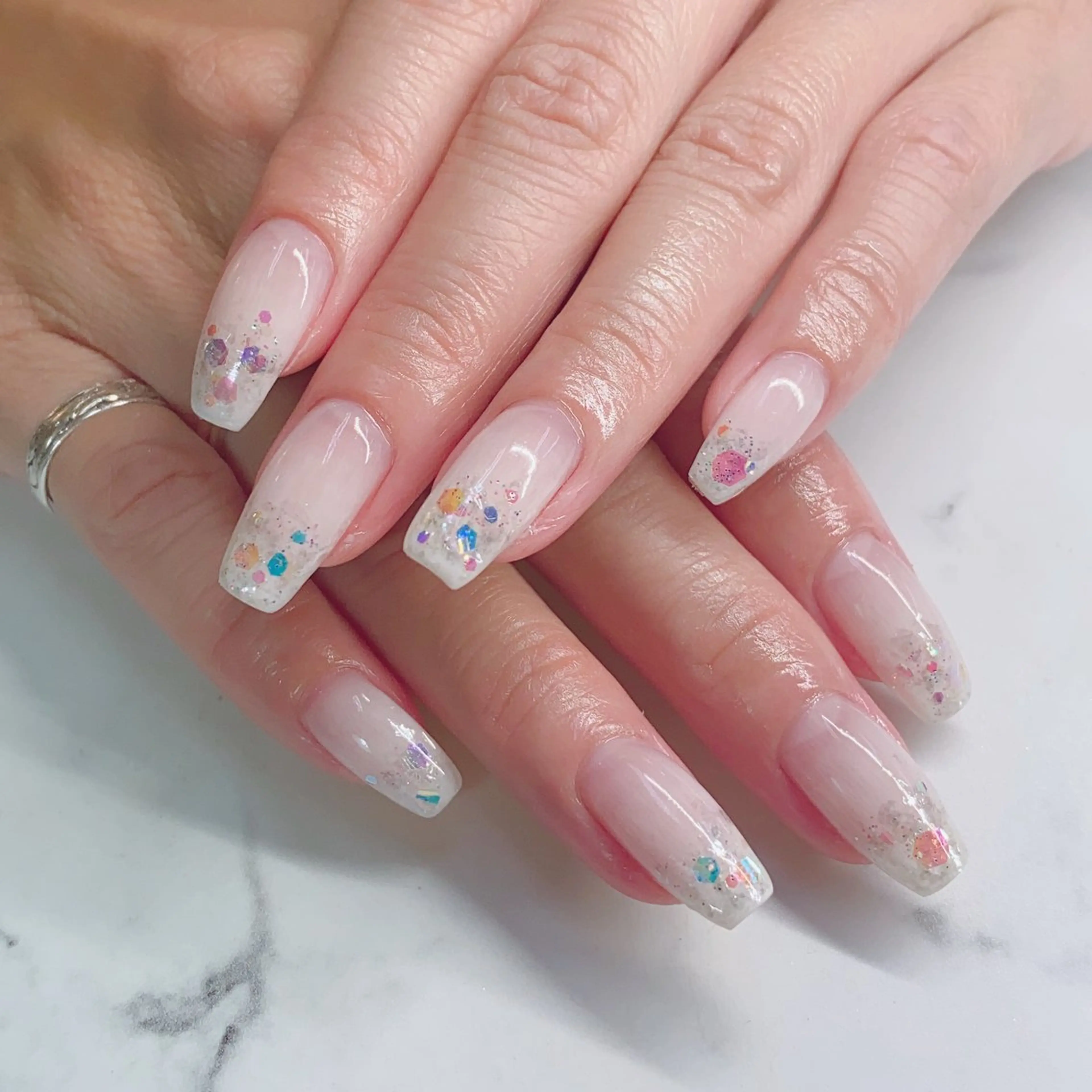 ネイル グラデーション ホログラムネイル 石原 夕華のネイルデザイン