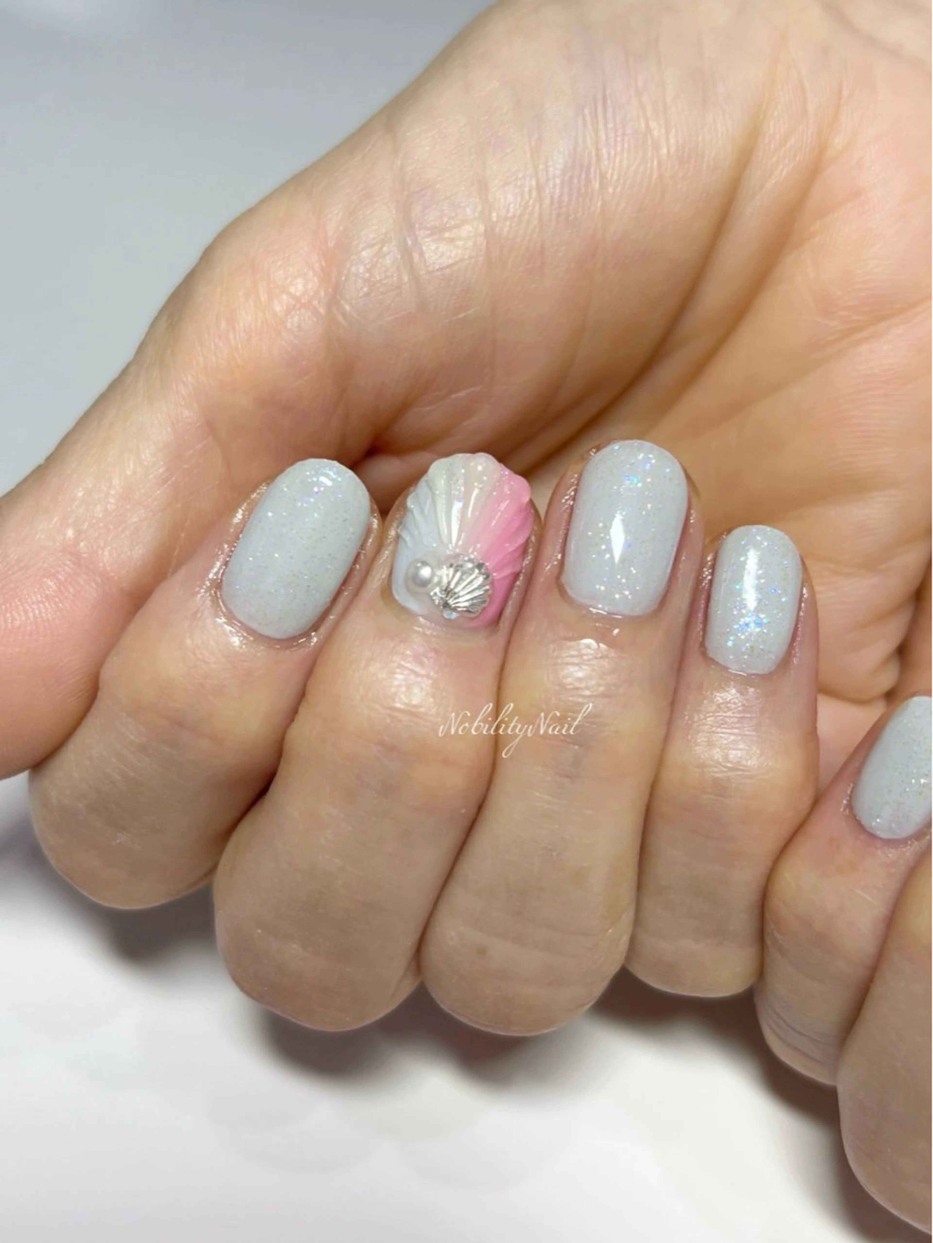 ネイル アートネイル グラデーション ラメ(グリッター) ネイルサロンNobilityNail所属・風口 麻由子のネイルデザイン