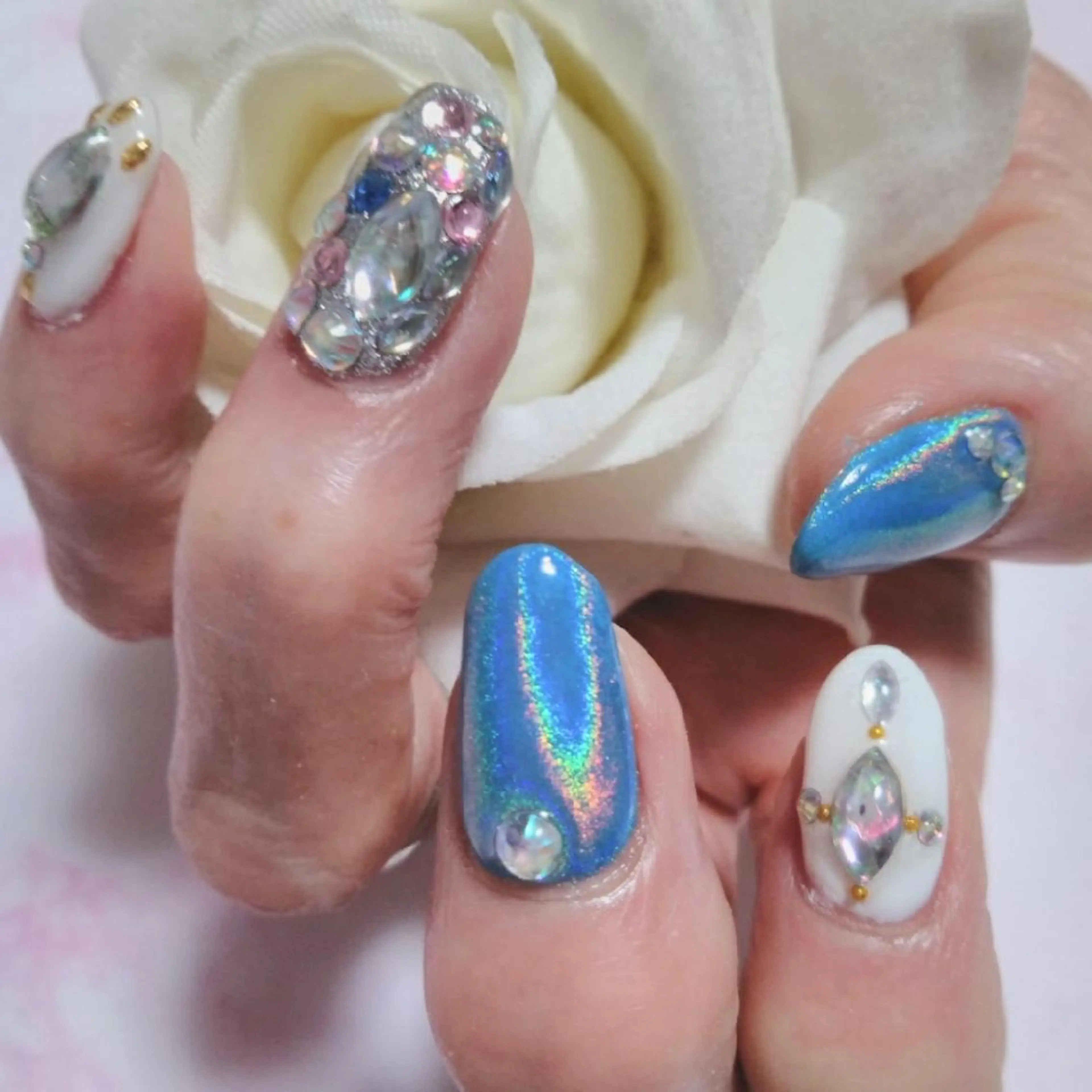 ネイル エステとネイル ローズコンフォートのネイルデザイン