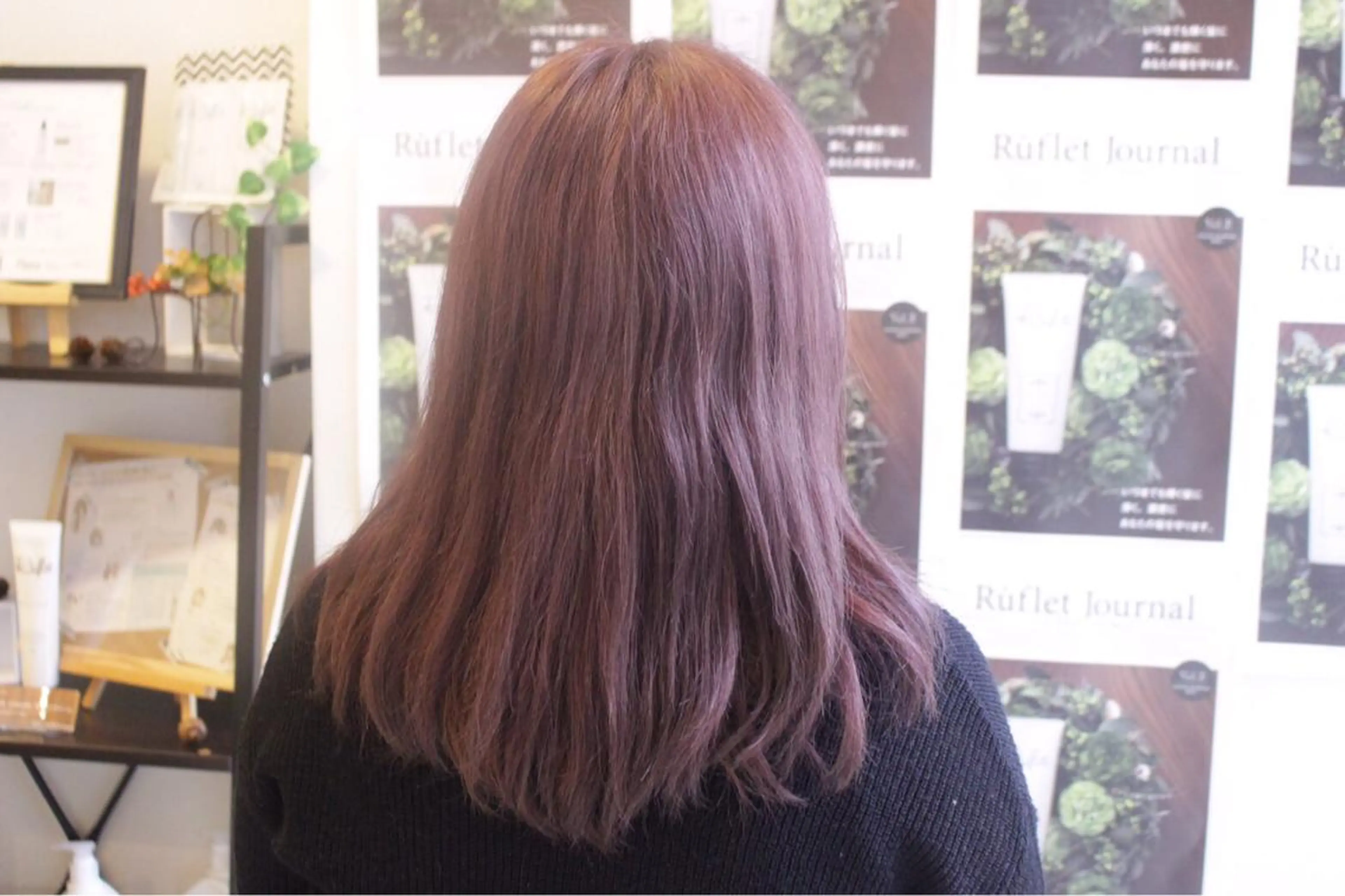 セミロング カラー アッシュ ピンクカラー ピンクアッシュ 西 めぐみのヘアスタイル