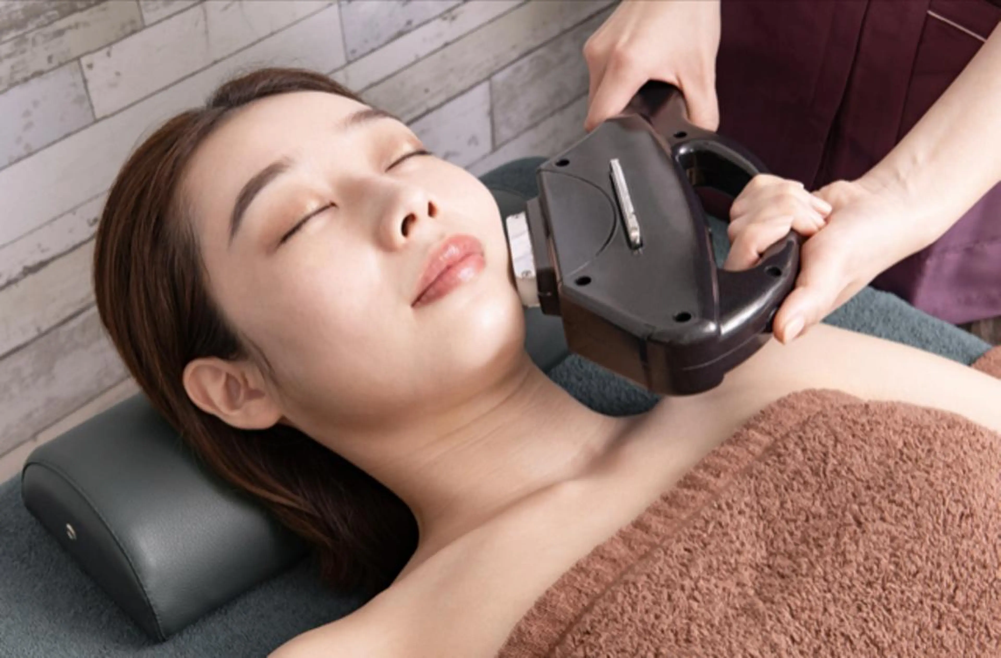 【美肌光脱毛】お顔脱毛　　　5,500円→4,400円の写真