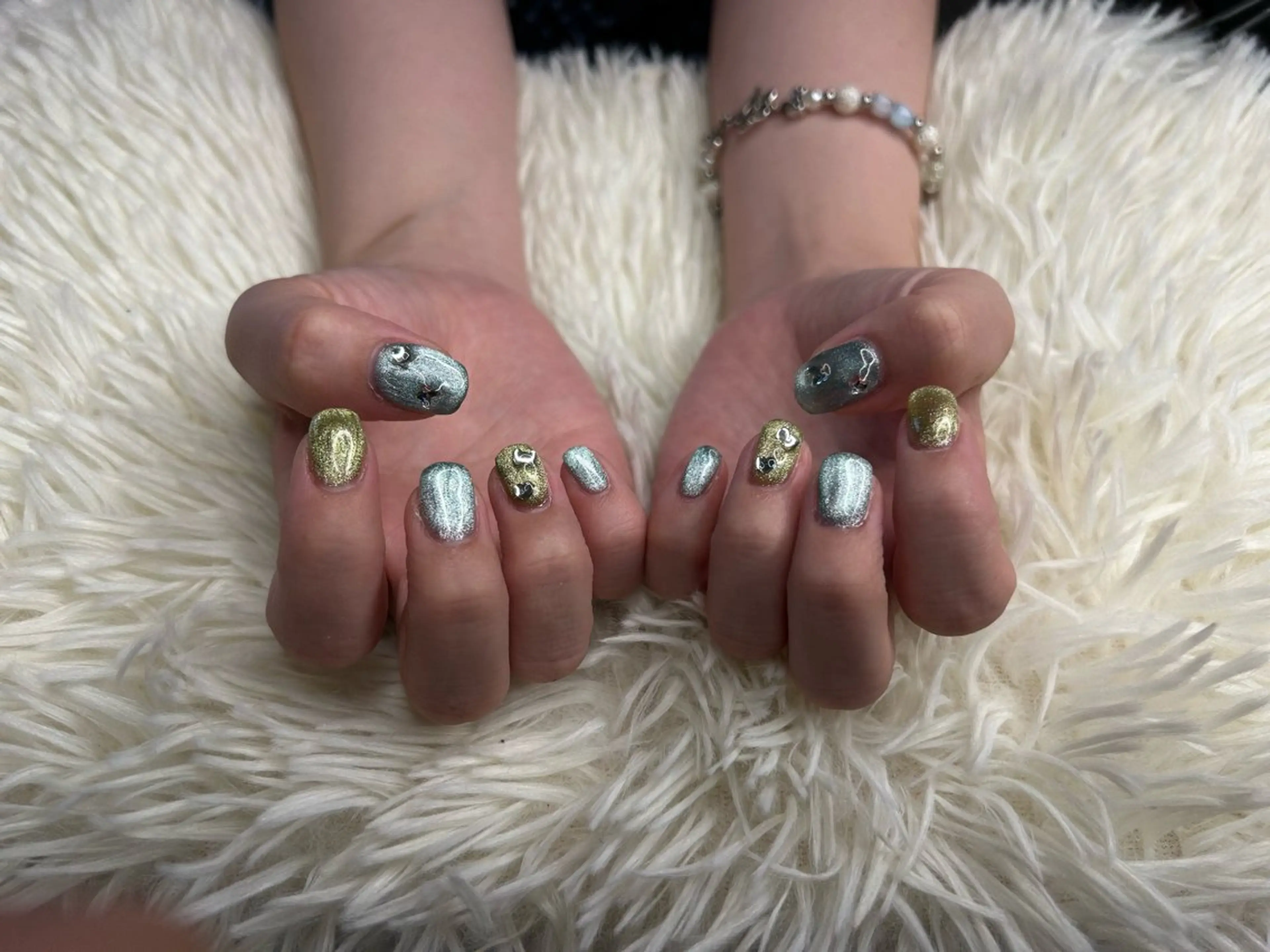 ネイル 須藤 紗彩の眉毛・アイブロウイメージ