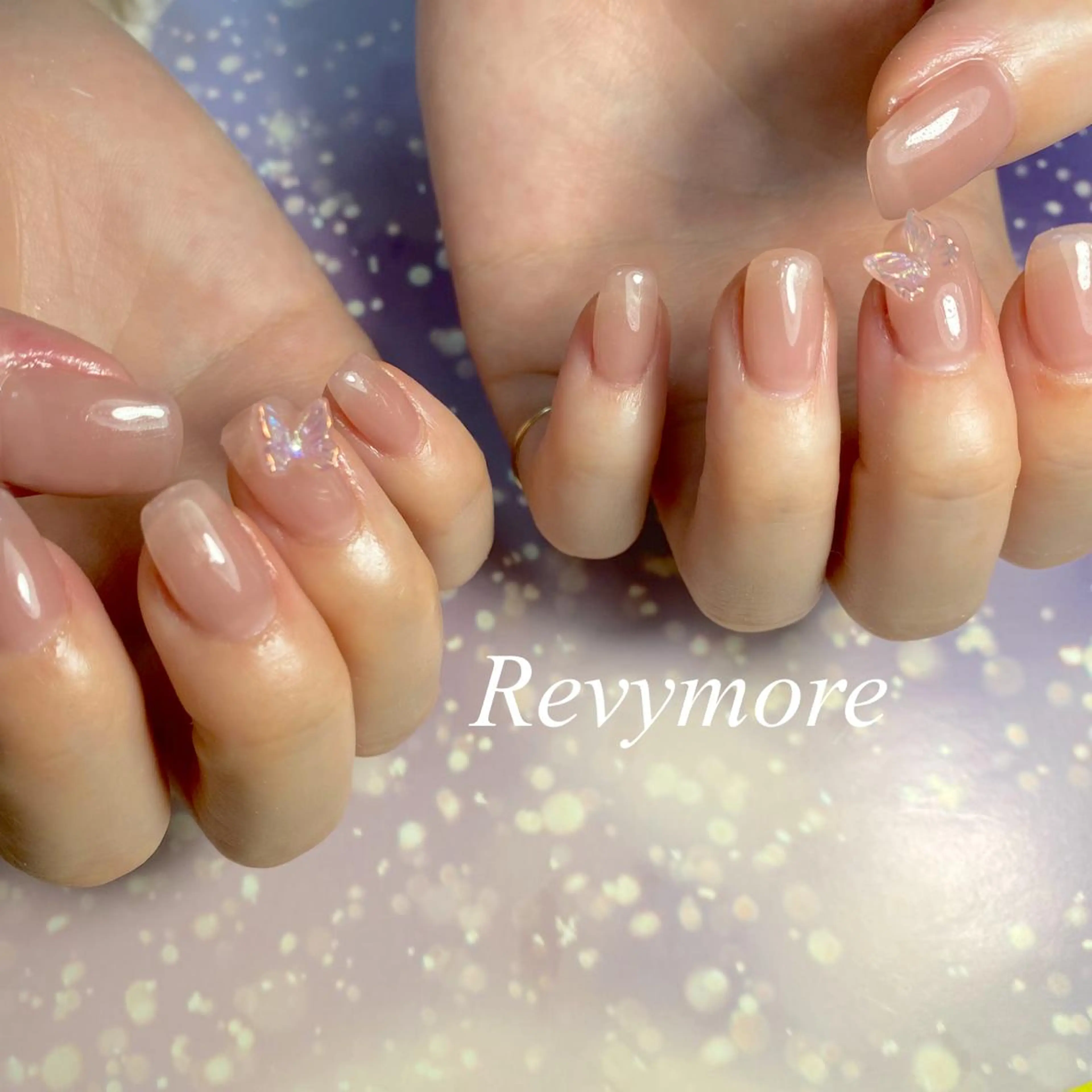 ショート ネイル ジェルネイル ニュアンスネイル オフィスネイル ワンカラーネイル シンプルネイル nail salon Revymore所属・nail salon Revymoreのネイルデザイン