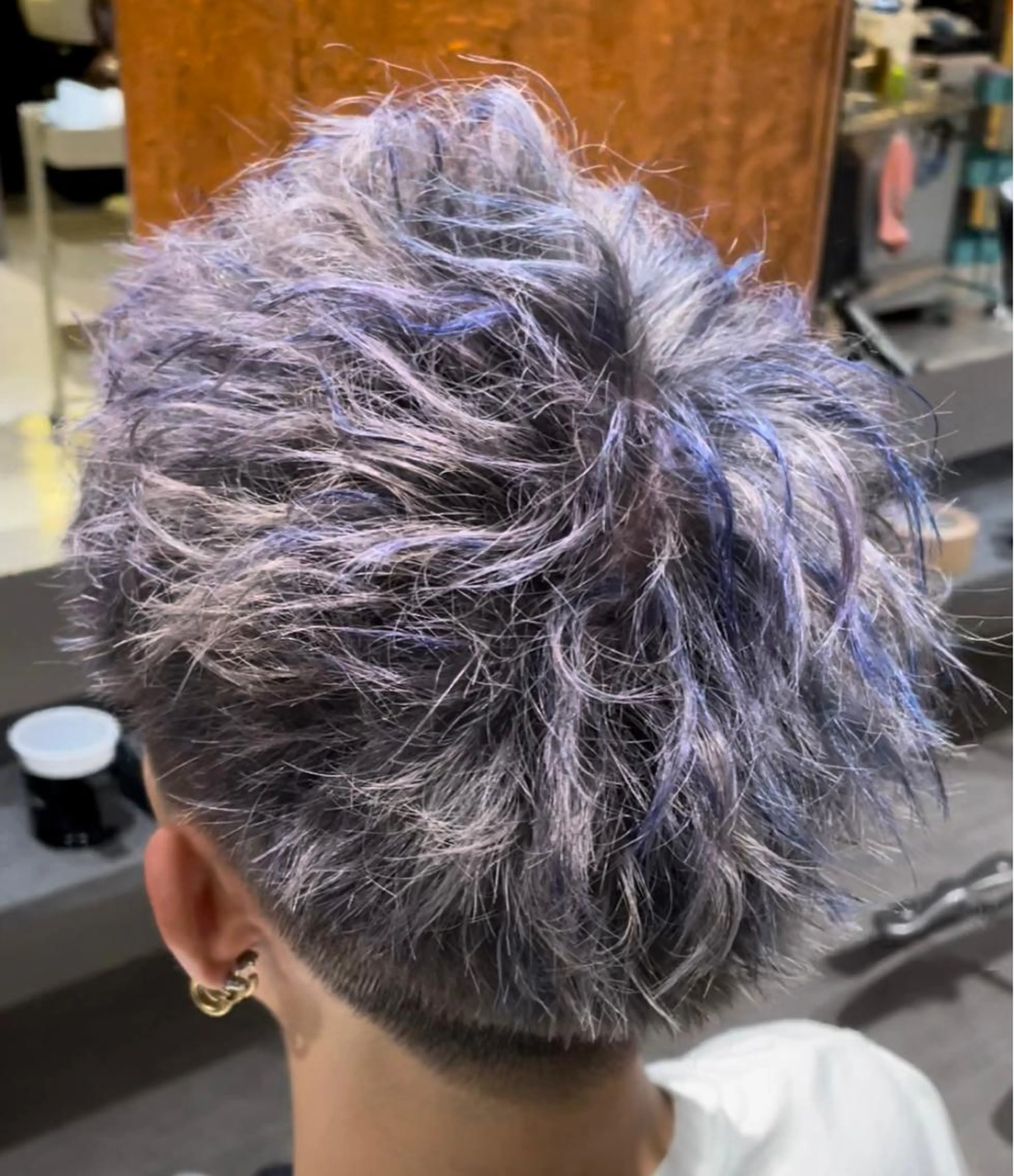 【ケアブリーチ使用】メンズハイトーンメッシュカラーの写真