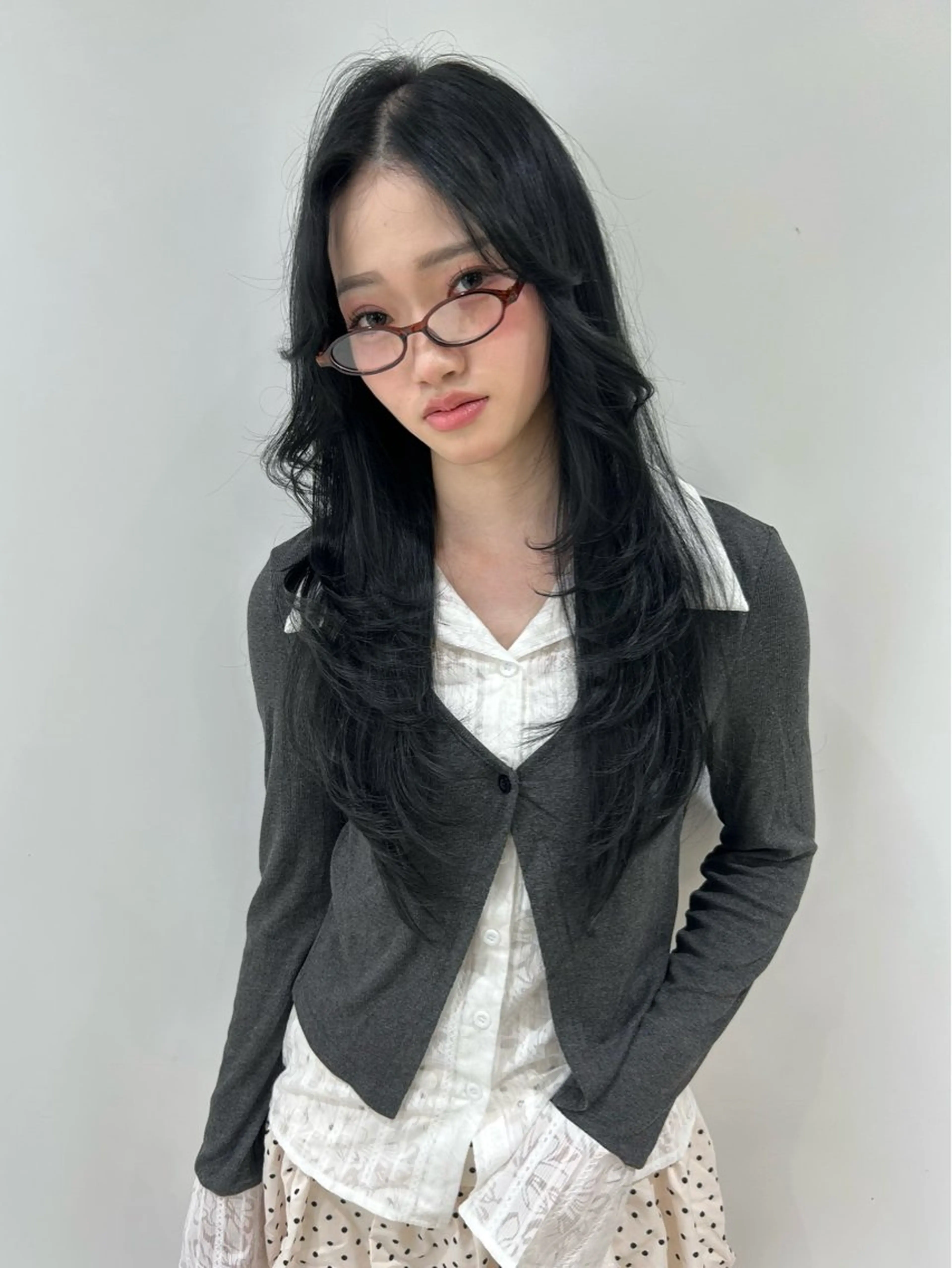 ロング カラー 黒髪 透明感カラー ハイレイヤー 韓国風ヘア レイヤーカット 'AXISガスビル Rinのヘアスタイル