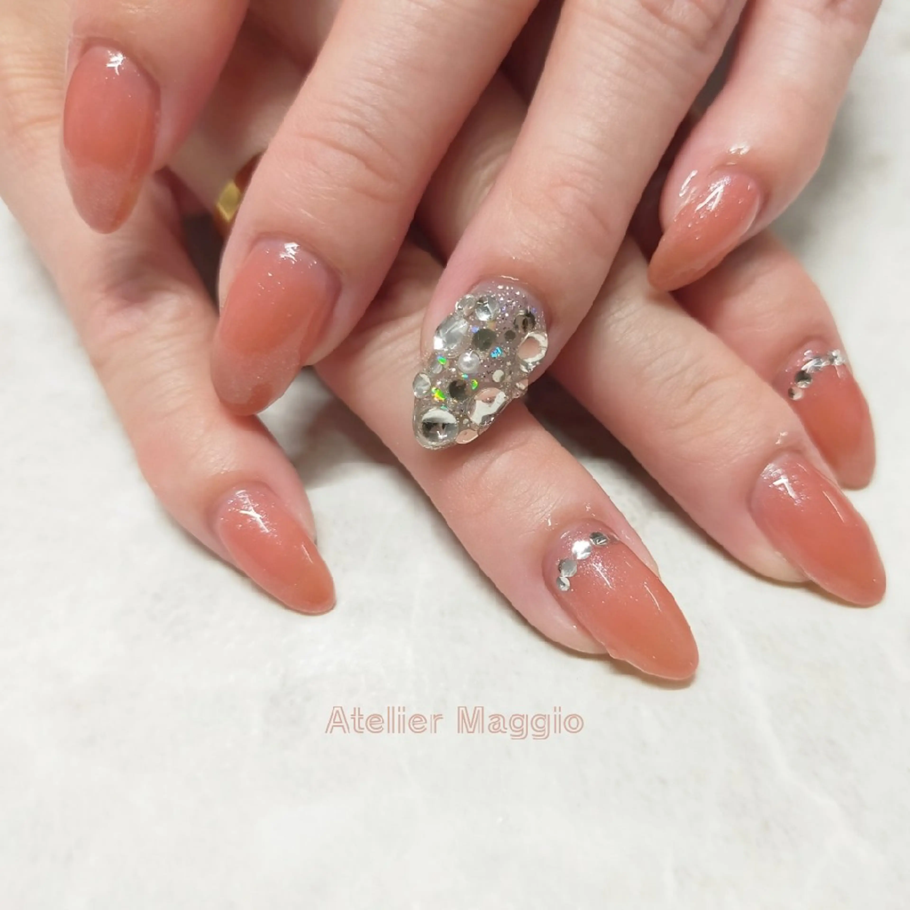 ネイル ワンカラーネイル ストーンネイル アトリエマッジョ madokaのネイルデザイン