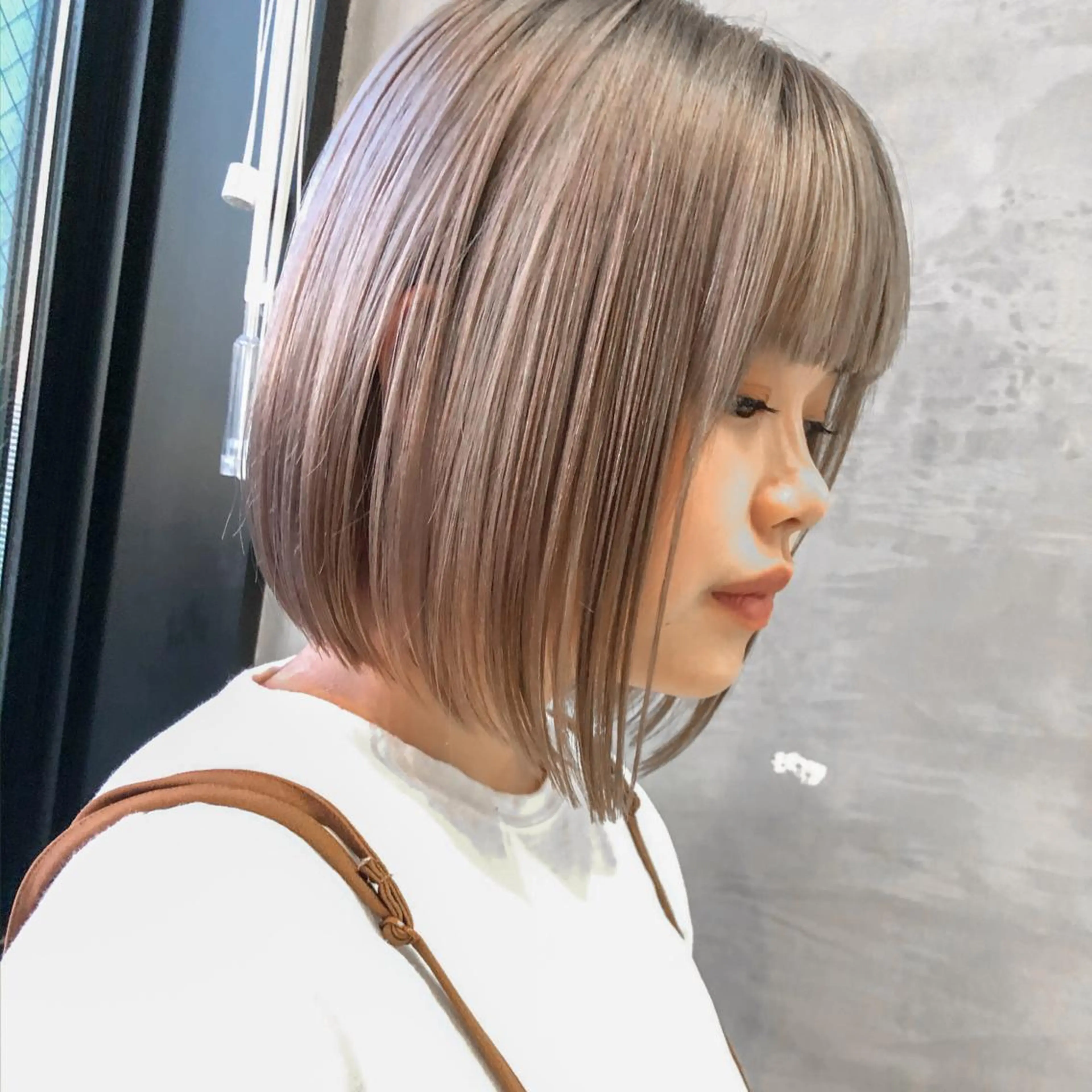 ショート カラー ヘアアレンジ ハイトーンカラー ボブ TOMO GEEKS代表のヘアスタイル