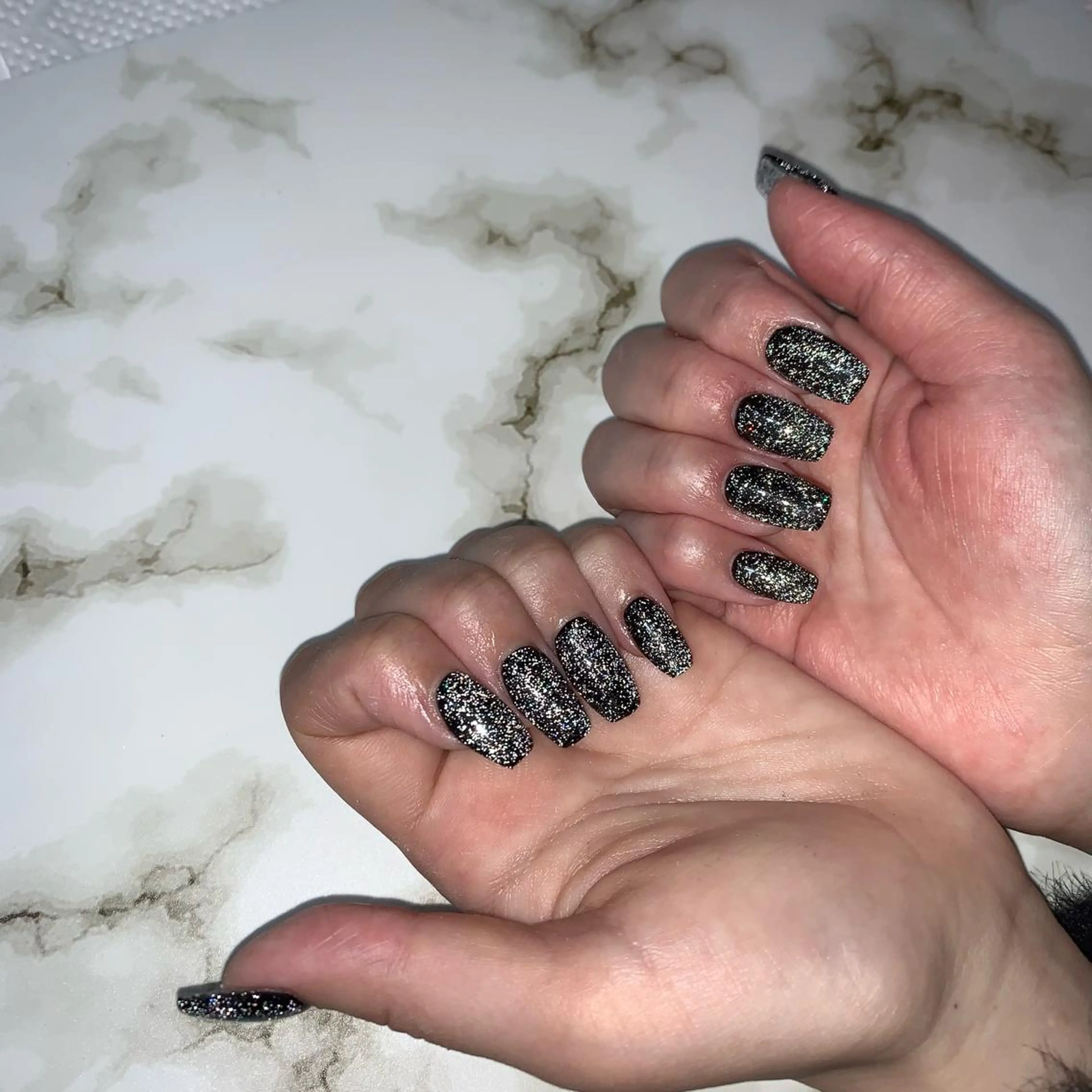 ネイル フラッシュネイル キラキラネイル ワンカラーネイル salon Hush Hushのネイルデザイン