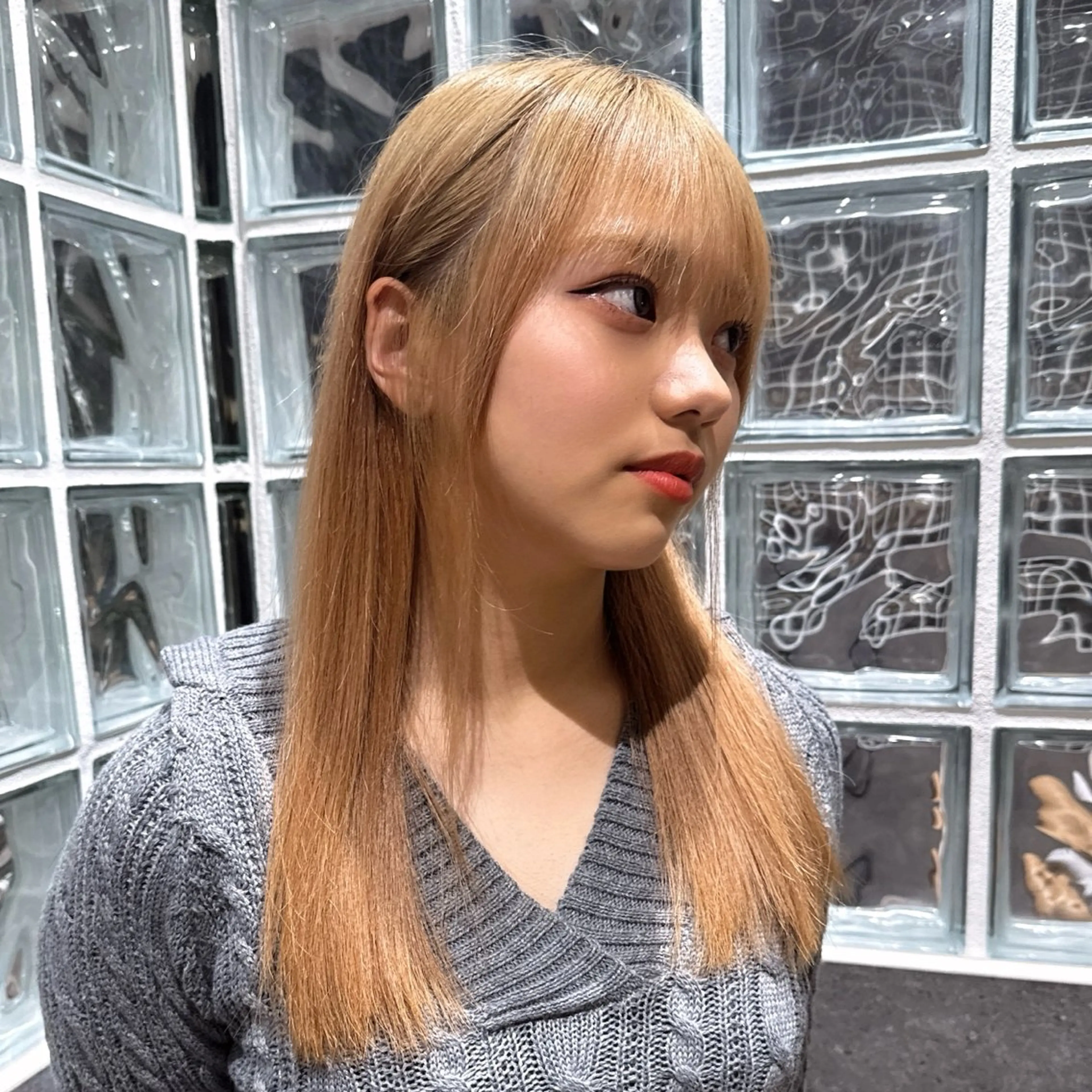 セミロング カラー Ma cherie by Lond所属・ハイトーン/ ブリーチAikaのヘアスタイル