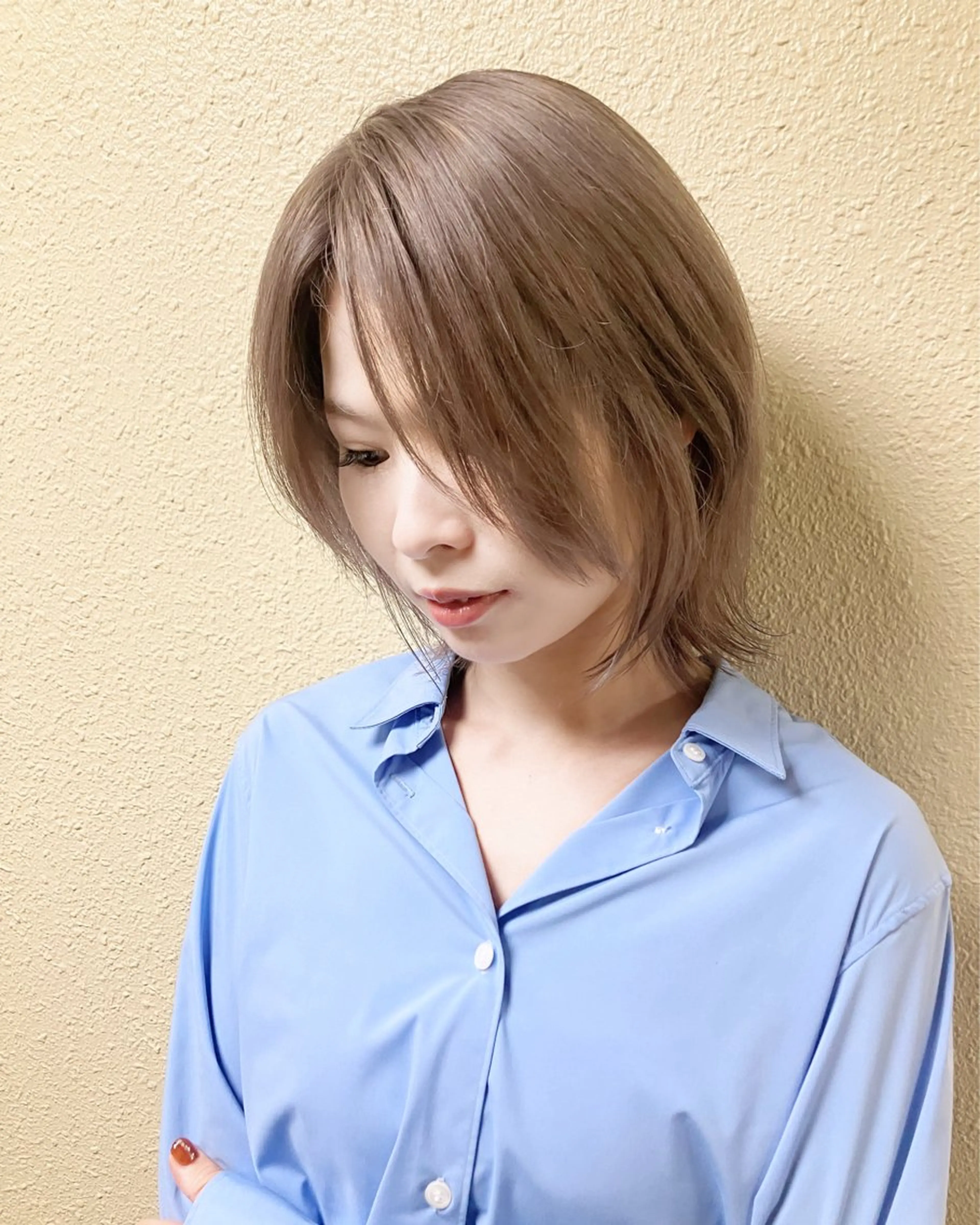 ミディアム ショートボブ ミディアムレイヤー ボブ レイヤーカット 似合わせカット moriofromlondon原宿本店所属・fumikaブリーチ /ウルフのヘアスタイル