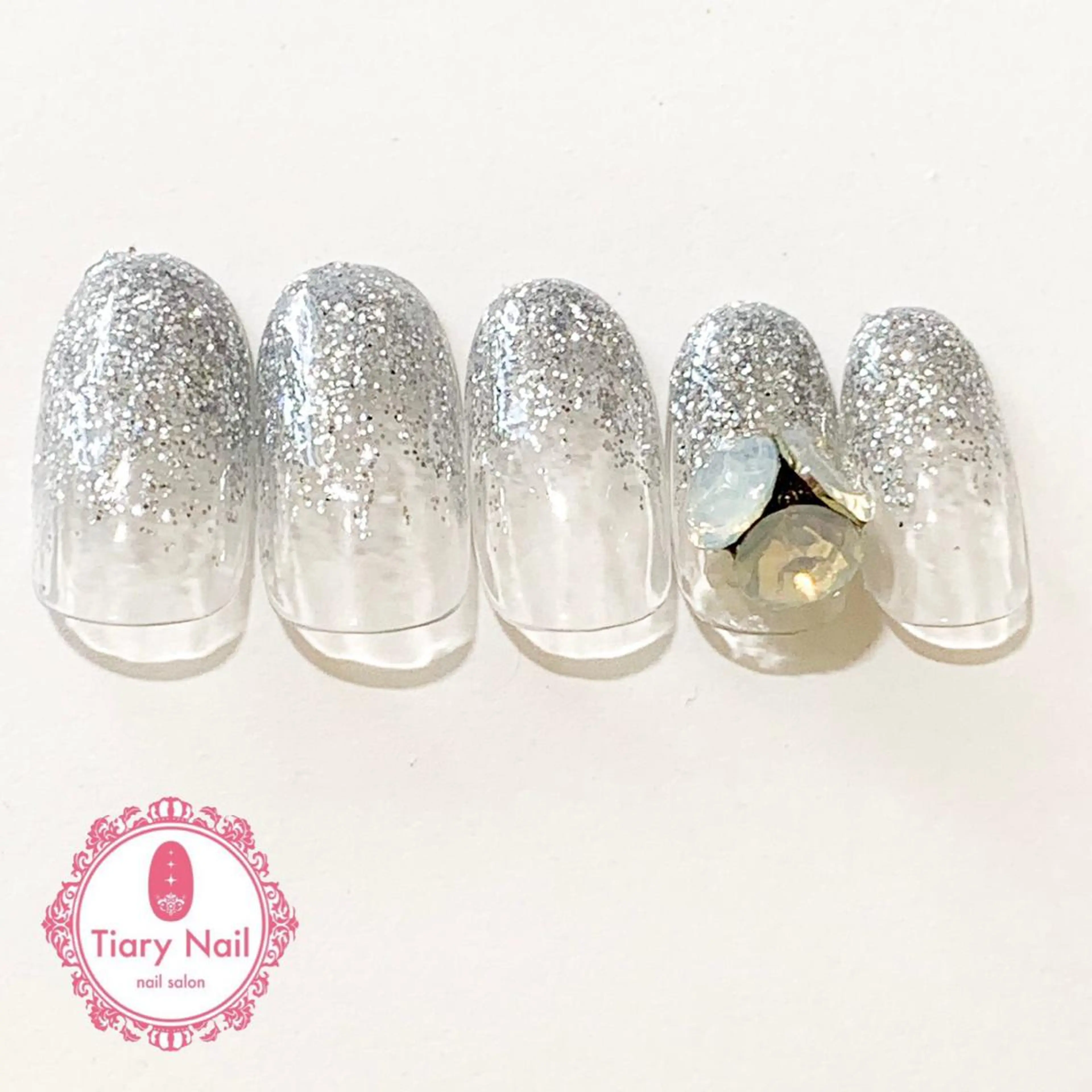 ネイル tiarynail K Kのネイルデザイン