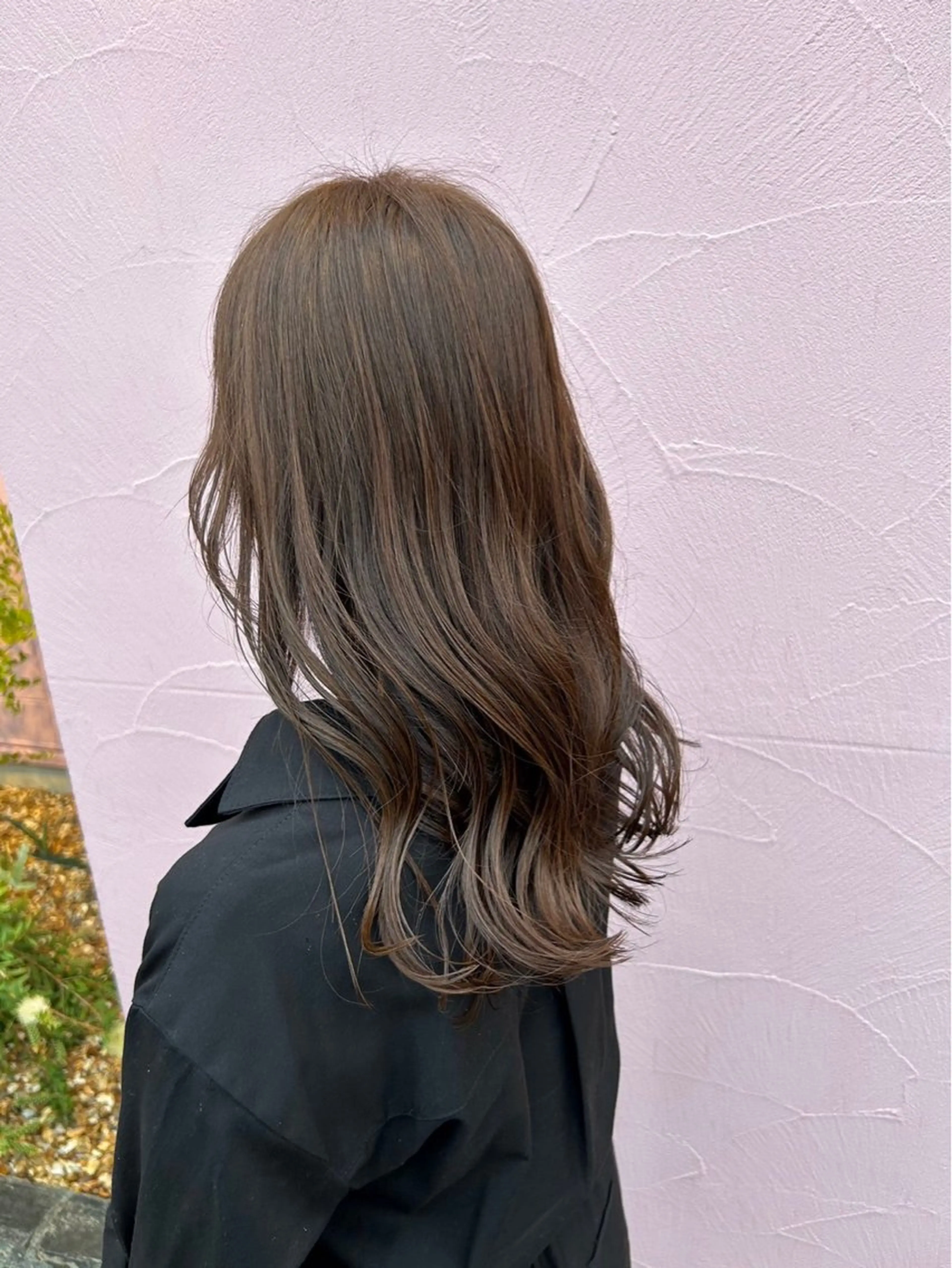 ロング カラー カット ヘアカラー トリートメント ヘッドスパ ☘️折戸結菜☘️ ハイトーンカラーのヘアスタイル