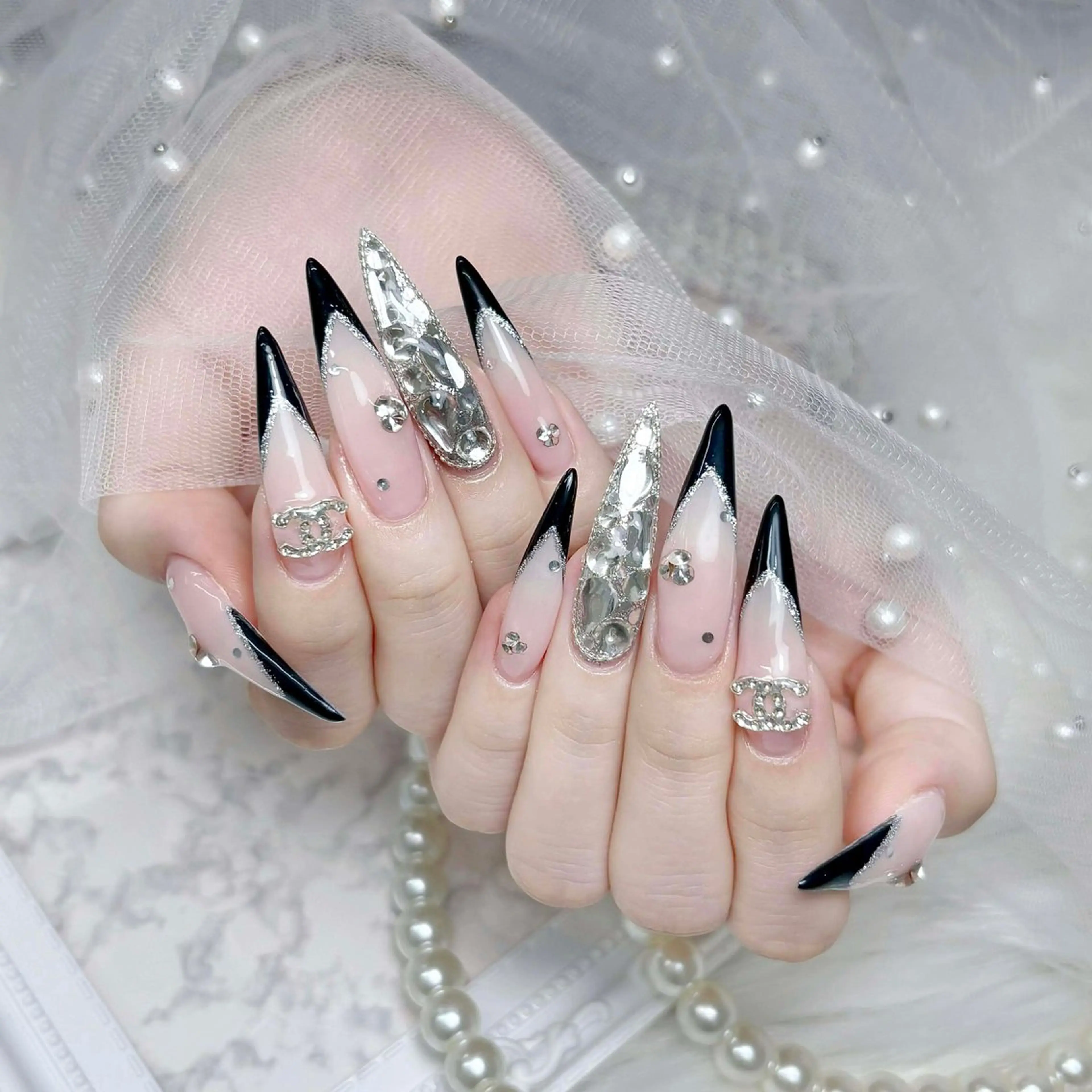 ネイル アートネイル フレンチネイル ジェルネイル グラデーション ニュアンスネイル ハンドネイル ハンドケア Nova Nail Shinsaiのネイルデザイン