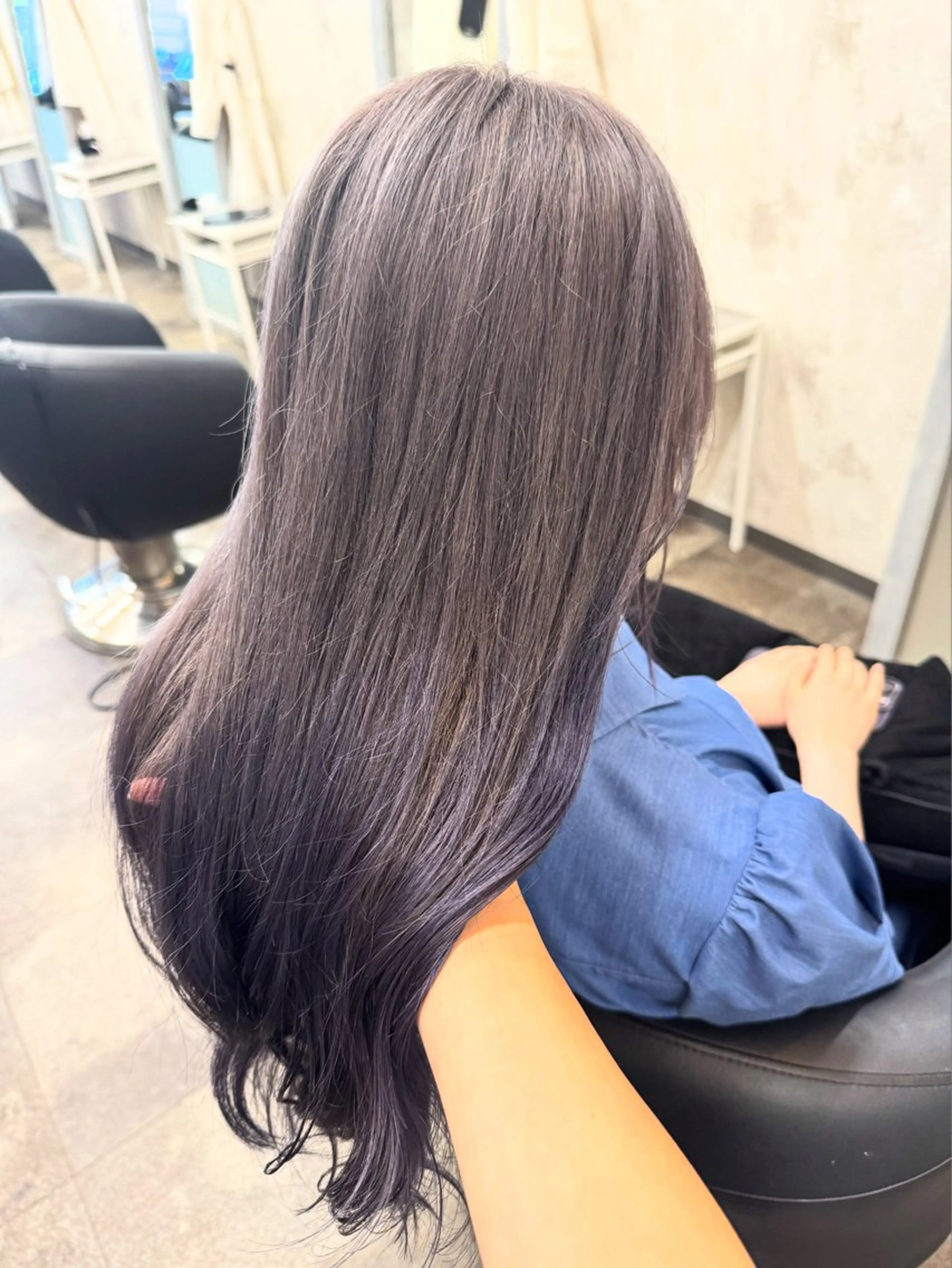 ロング カット ヘアカラー r i n k aのヘアスタイル