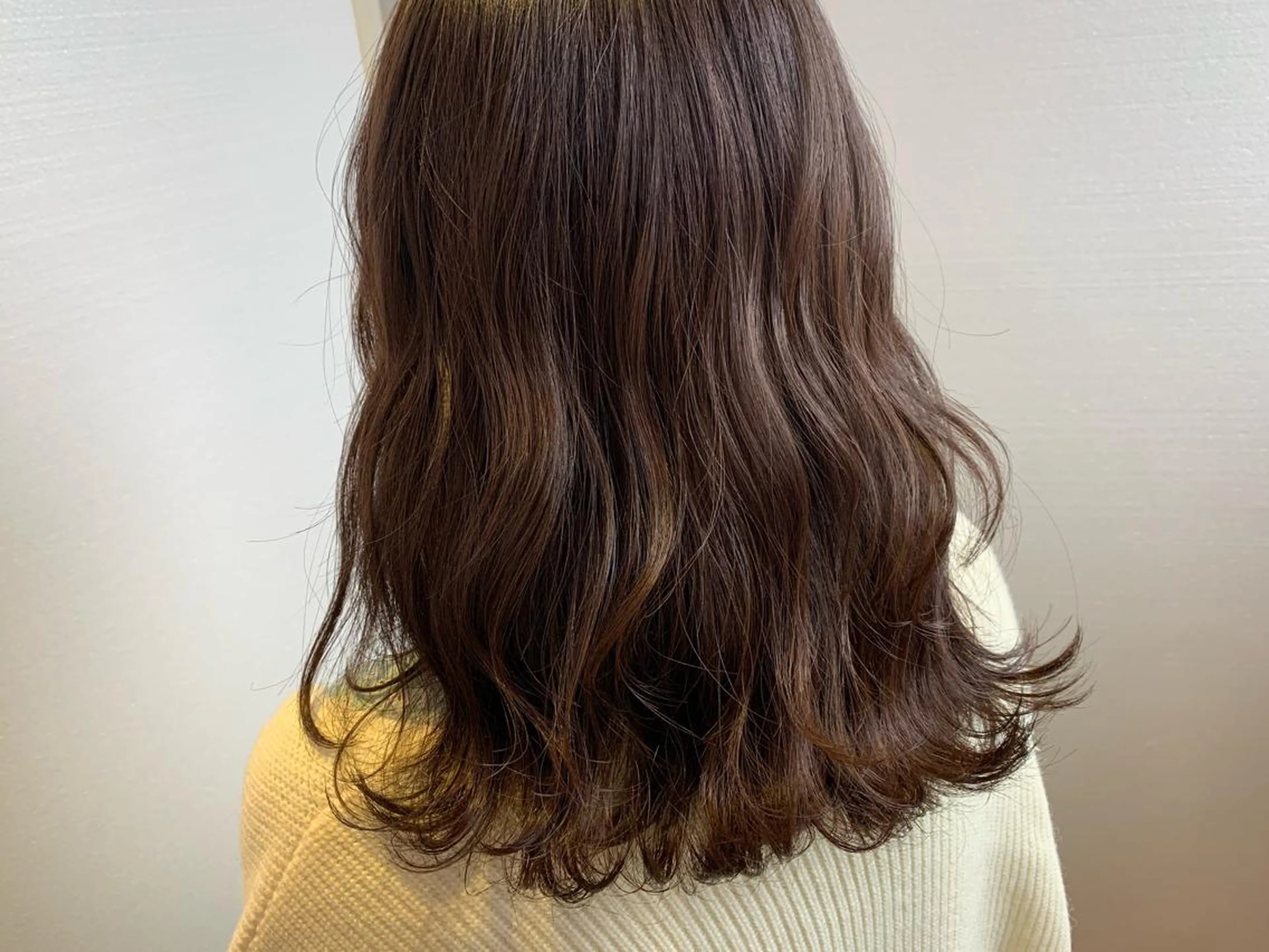 セミロング カラー グレージュ ピンクカラー レイヤーカット カット ヘアカラー トリートメント 【Uneユヌ】菊地 春那のヘアスタイル