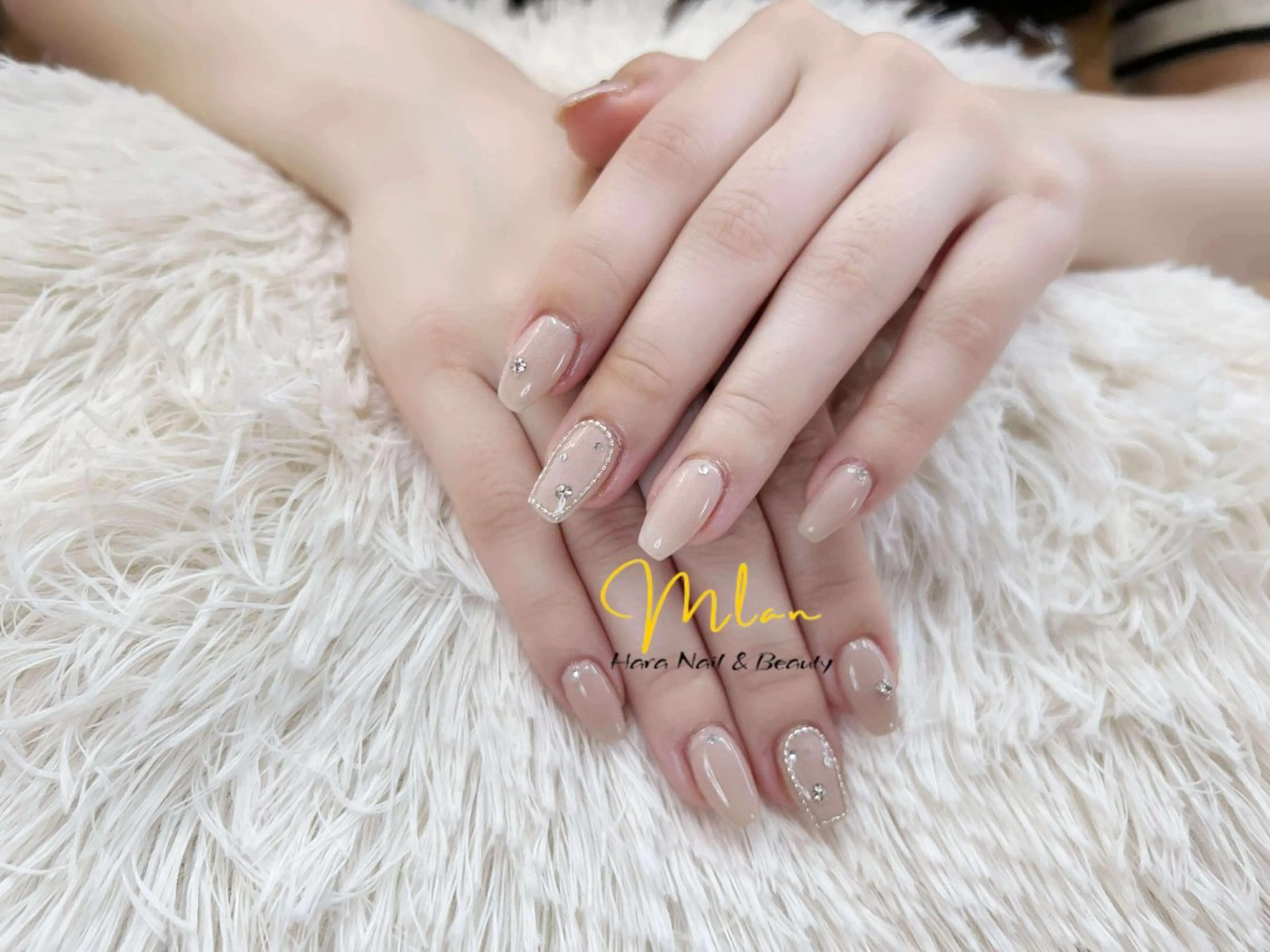 ネイル フレンチネイル グラデーション キラキラネイル 韓国ネイル ラメ(グリッター) ハンドネイル Mlan Nailのネイルデザイン